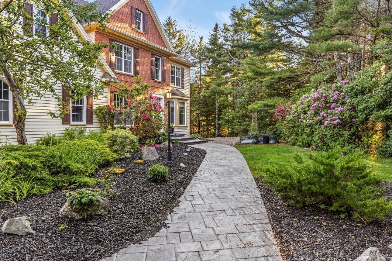 $1,295,000.00: 105 Lakeshore Drive, Hammonds Plains