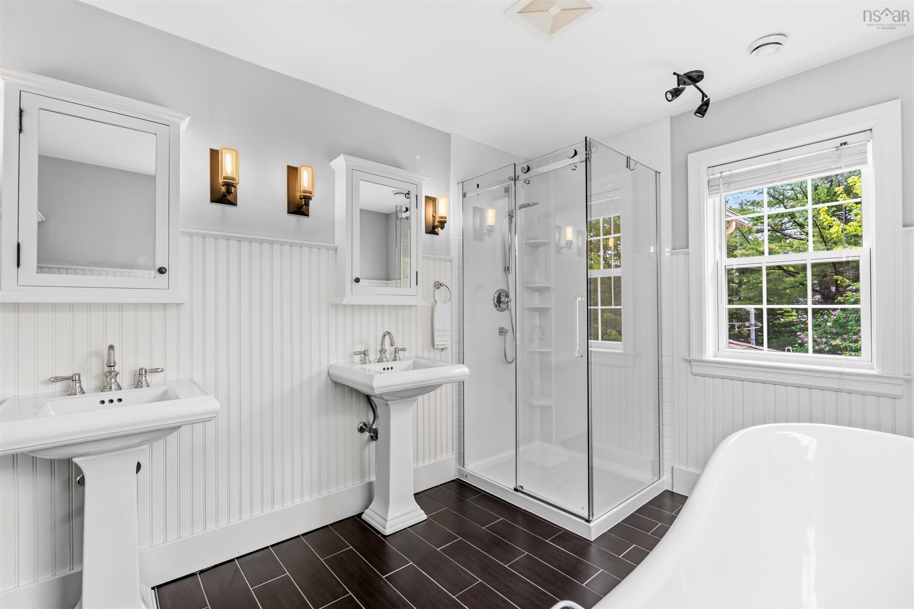 $1,295,000.00: 105 Lakeshore Drive, Hammonds Plains