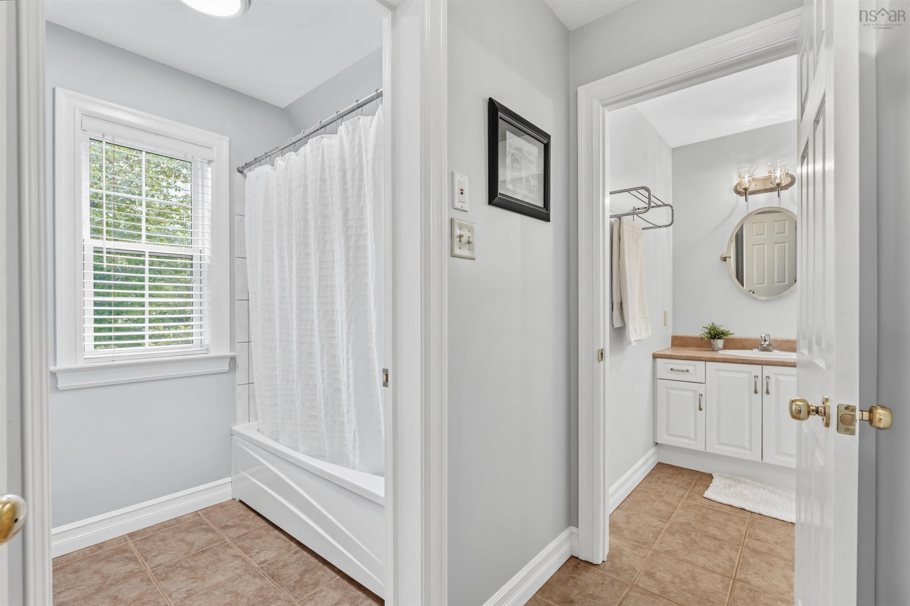 $1,295,000.00: 105 Lakeshore Drive, Hammonds Plains
