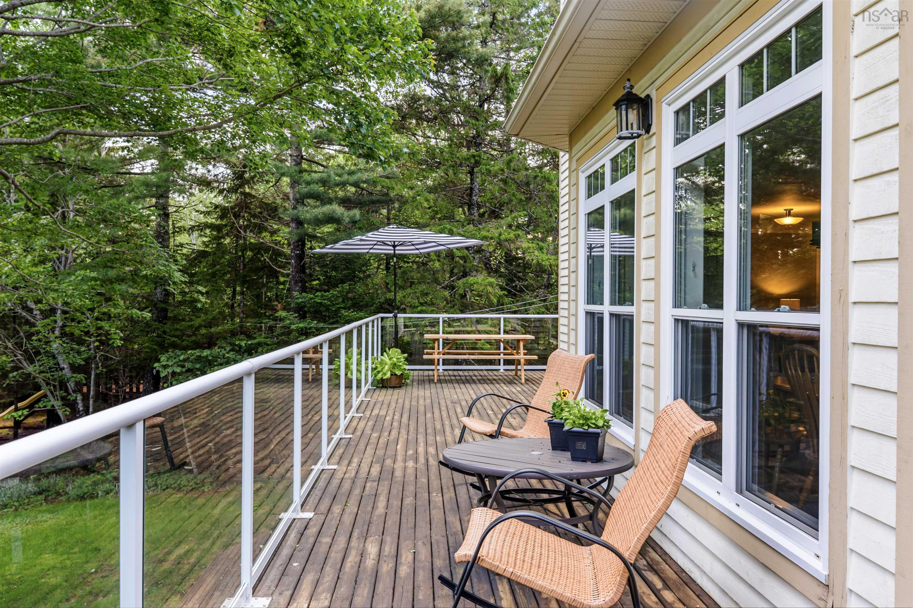 $1,295,000.00: 105 Lakeshore Drive, Hammonds Plains
