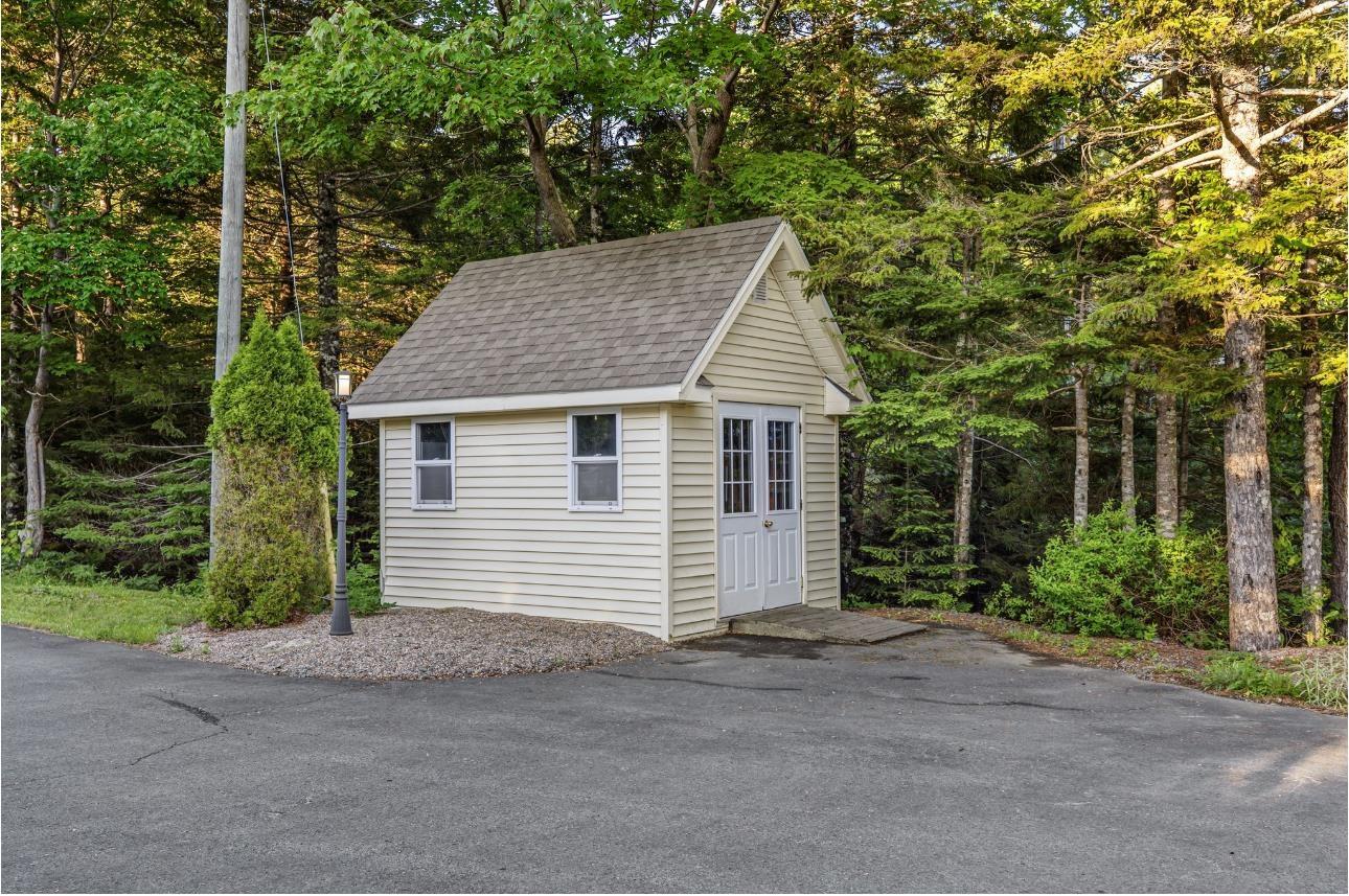 $1,295,000.00: 105 Lakeshore Drive, Hammonds Plains