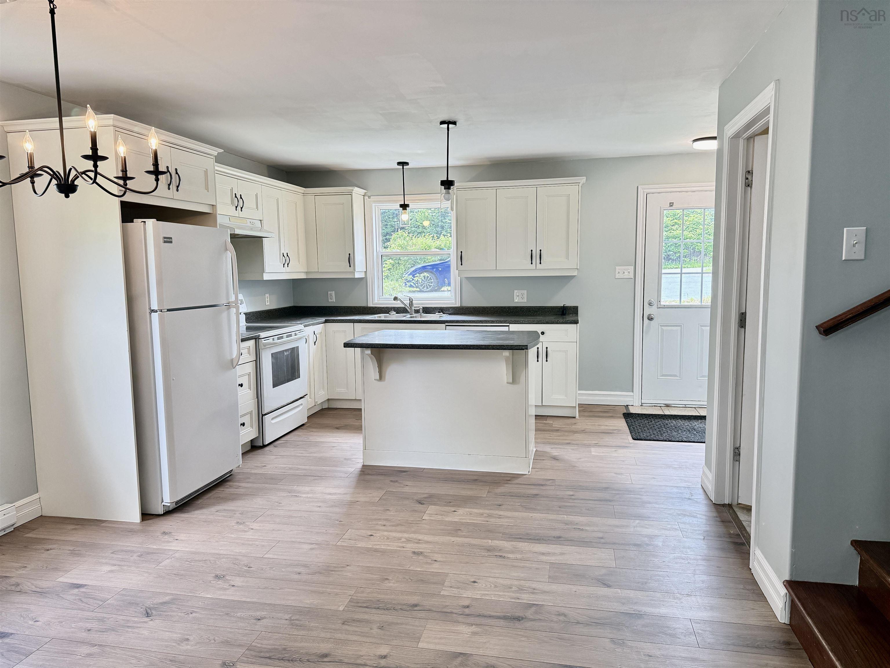$439,900.00: 711 Pleasant Street, Dartmouth
