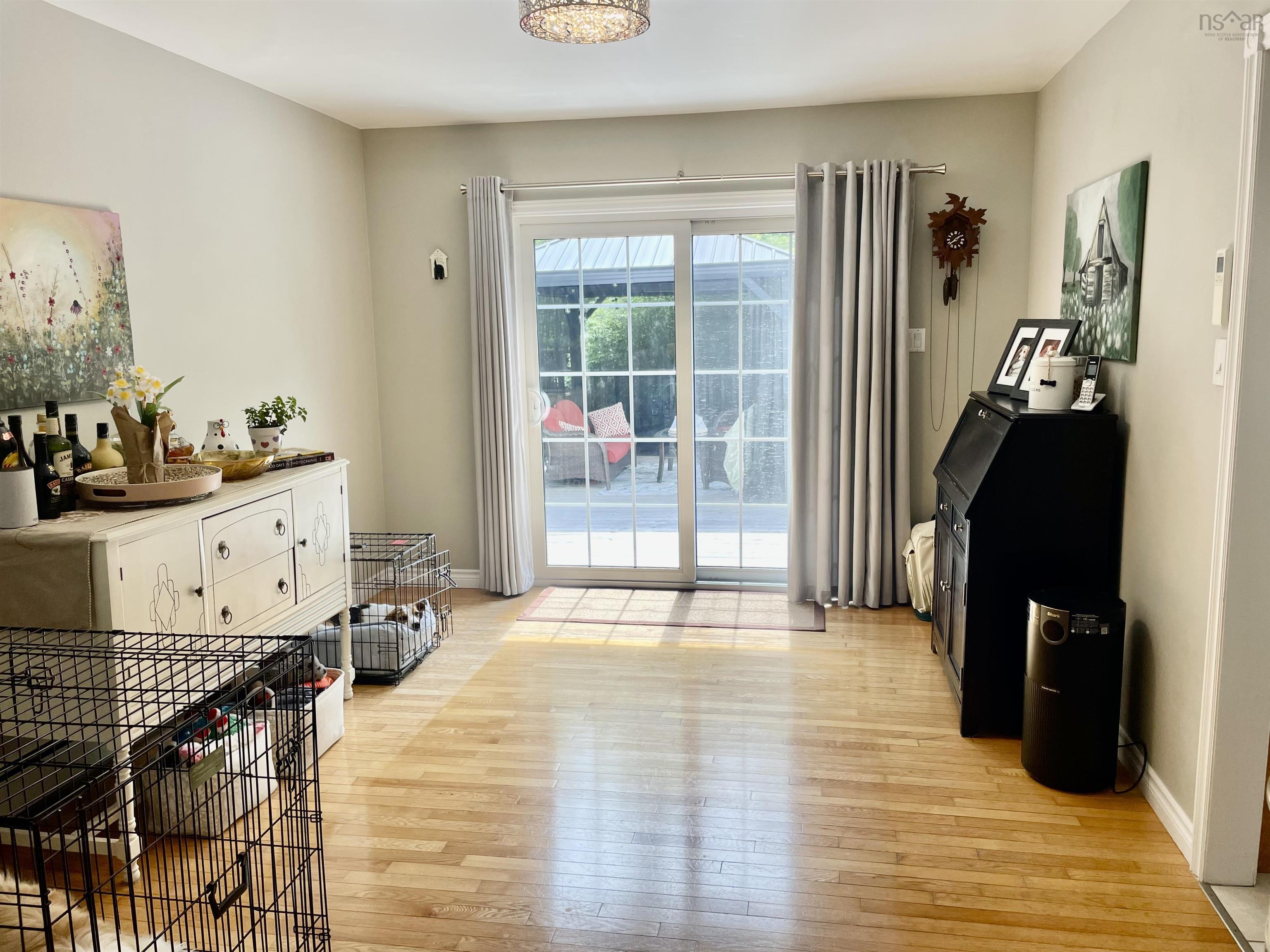 $579,000.00: 48 Amberwood Crescent, Westmount