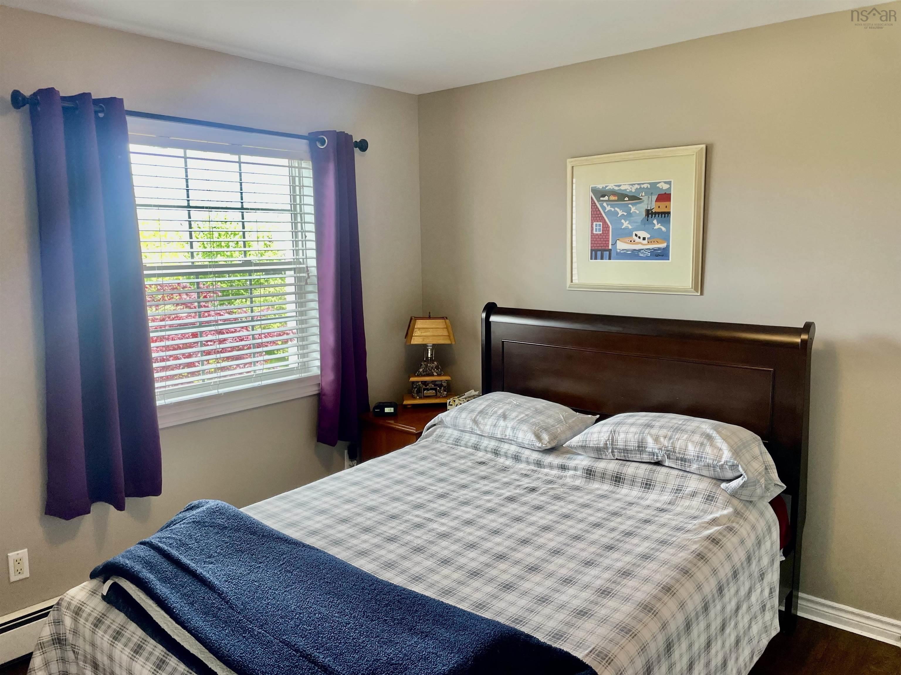 $579,000.00: 48 Amberwood Crescent, Westmount