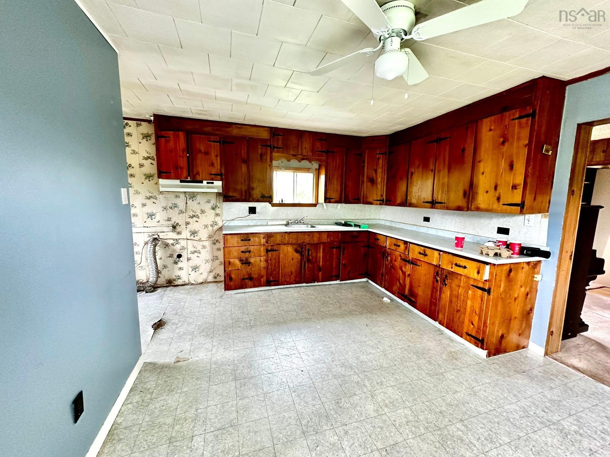 $149,900.00: 7999 Highway 14, Hardwood Lands