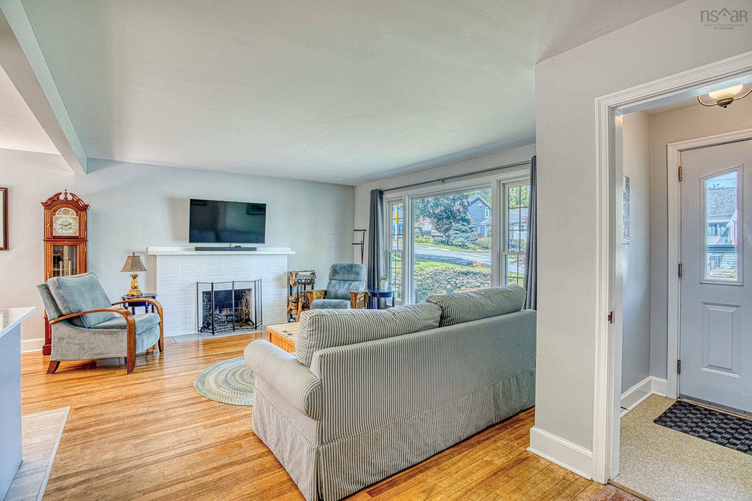 $759,900.00: 4 Piers Avenue, Halifax