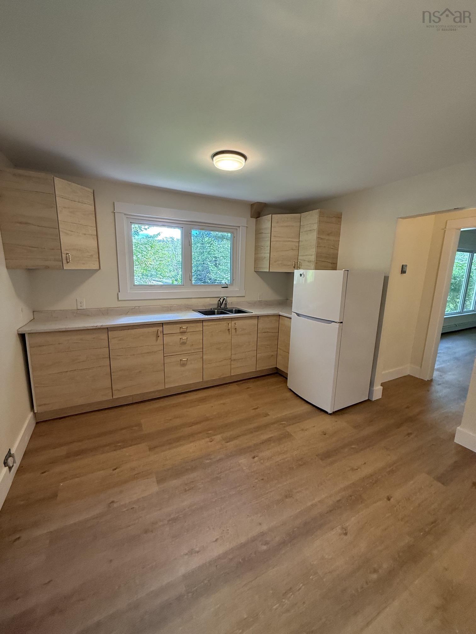 $458,000.00: 260 Lockview Road, Fall River