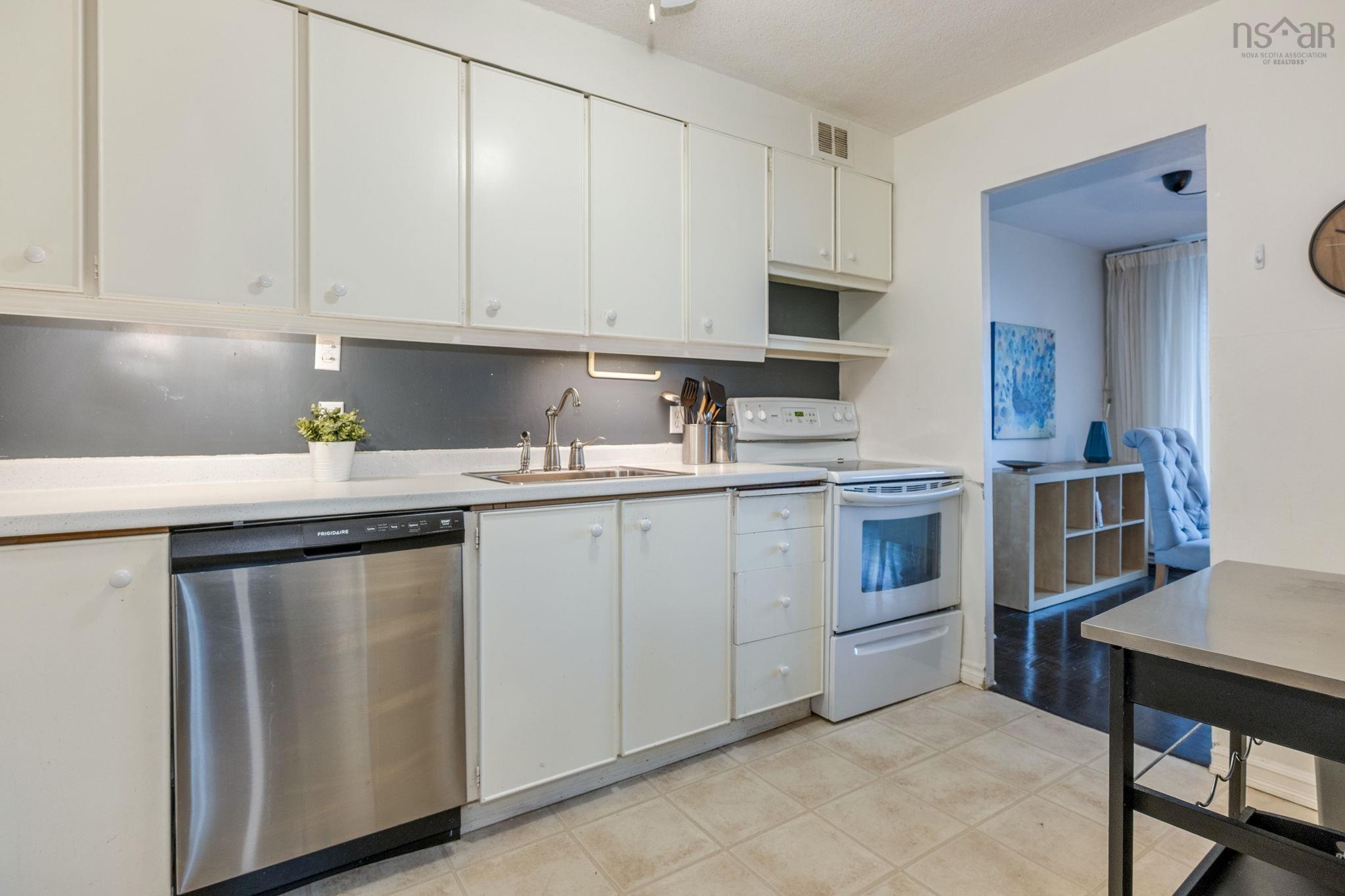 711 5959 Spring Garden Road, Halifax, NS (MLS 202615742)