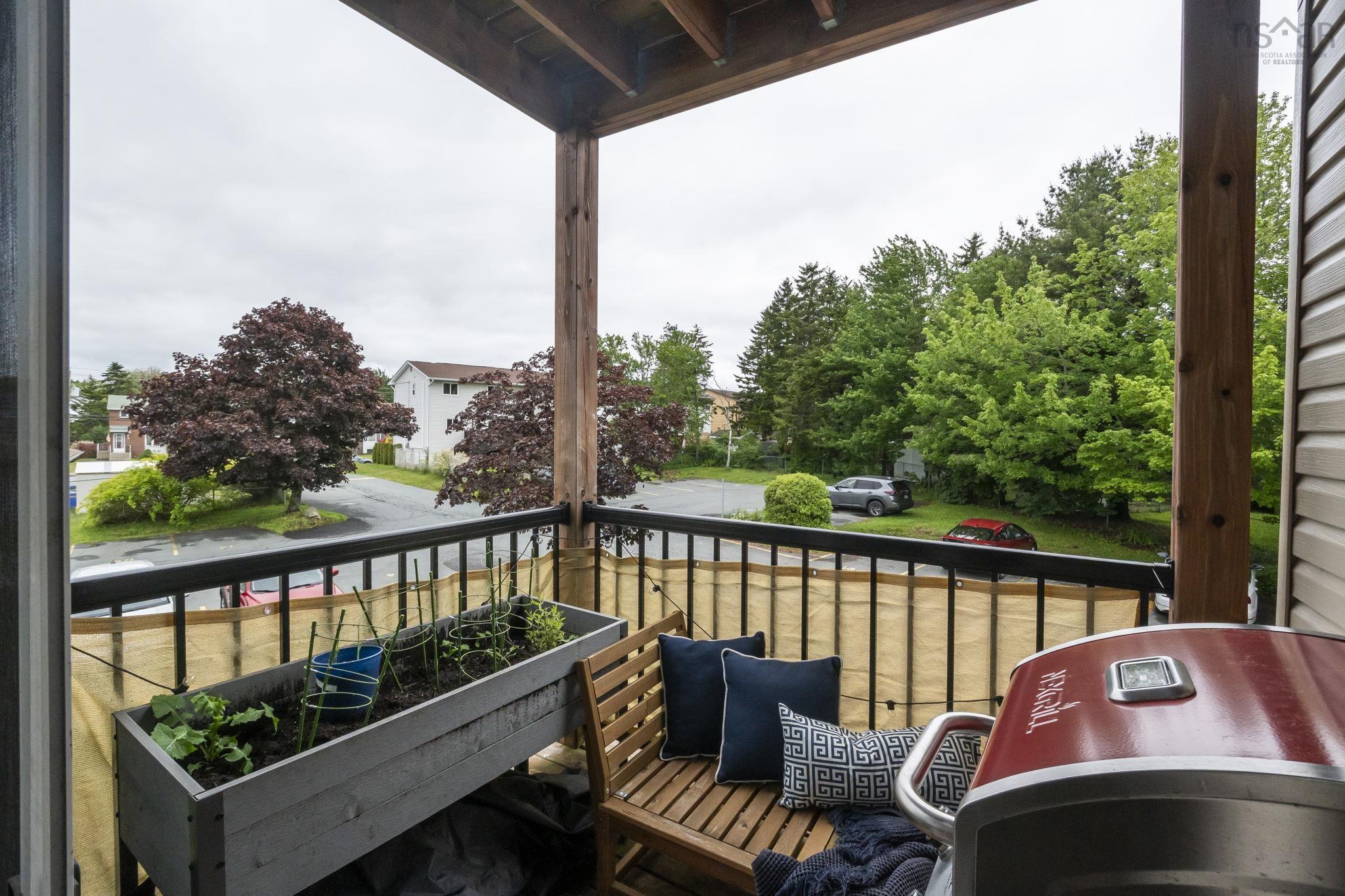 $299,900.00: 201 1 Lombardy Lane, Dartmouth