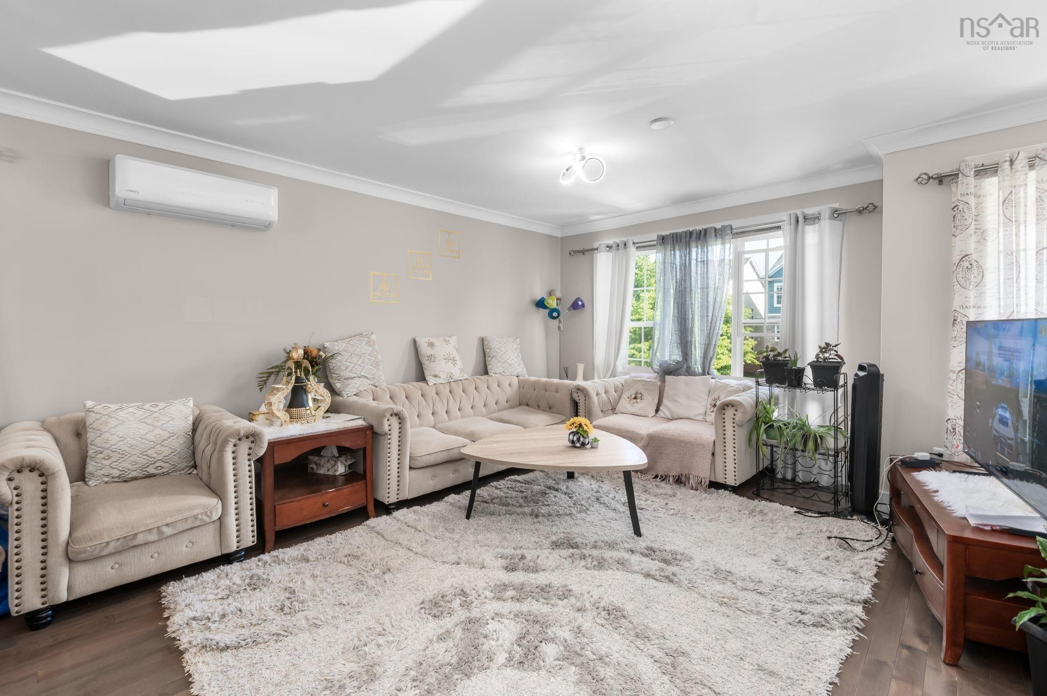 $839,990.00: 15 Lowther Lane, Bedford