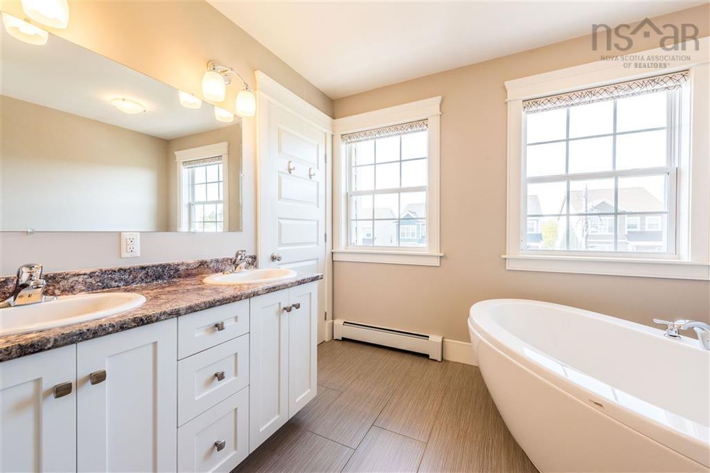 $839,990.00: 15 Lowther Lane, Bedford