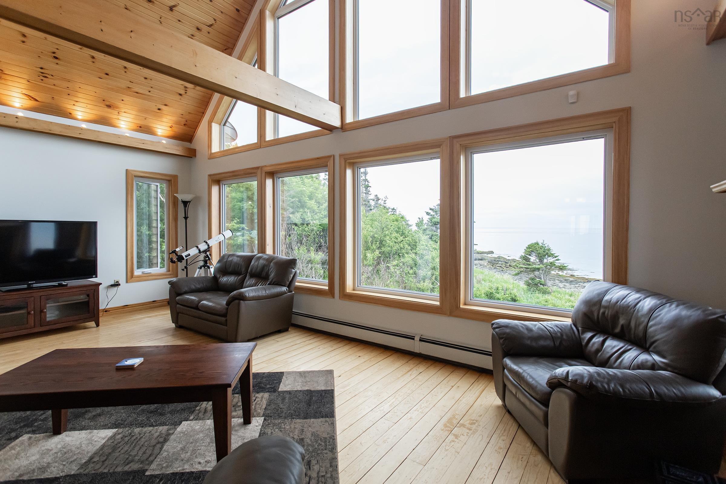 $899,000.00: 6671 Shore Road W, Youngs Cove