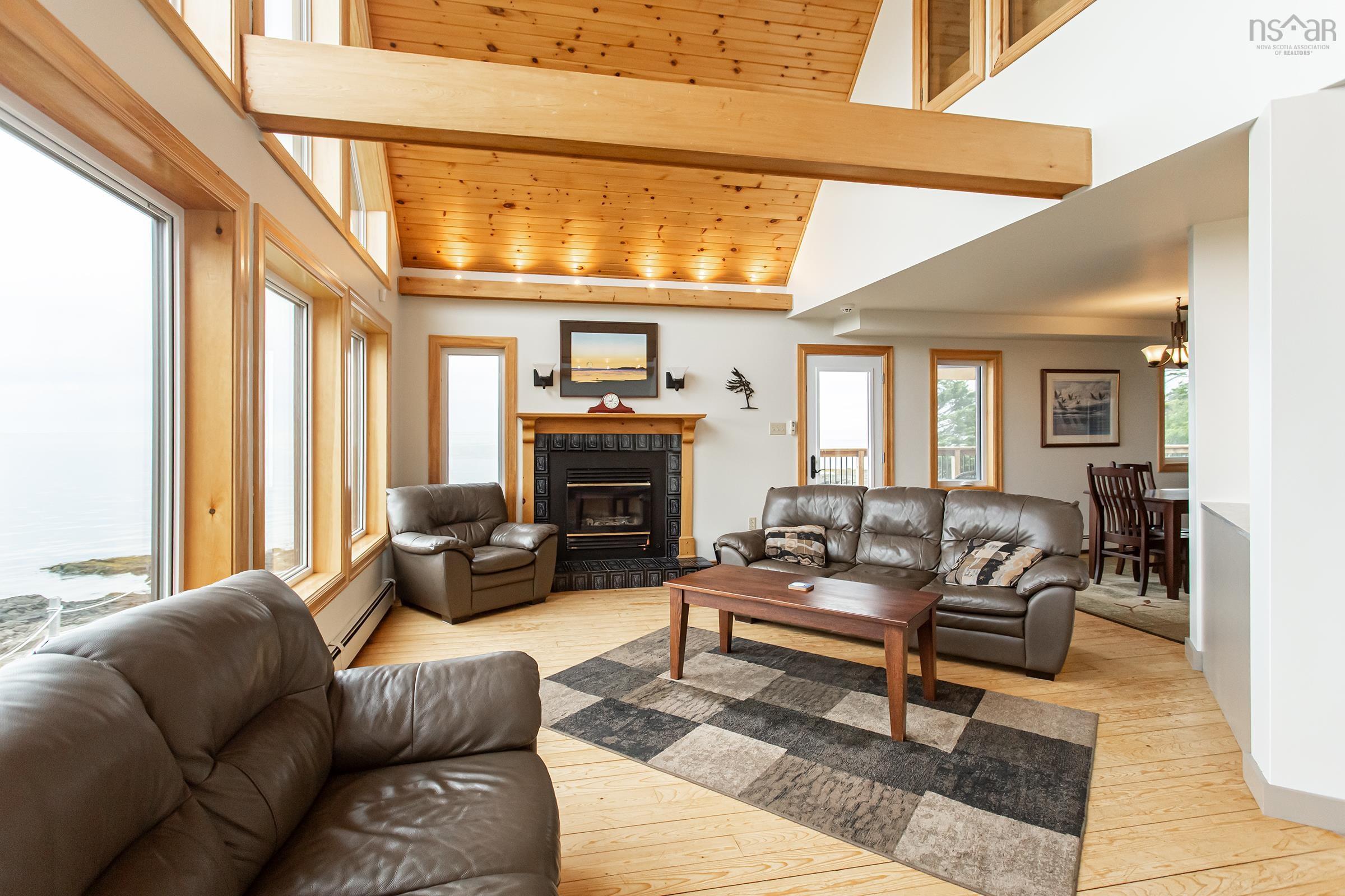 $899,000.00: 6671 Shore Road W, Youngs Cove