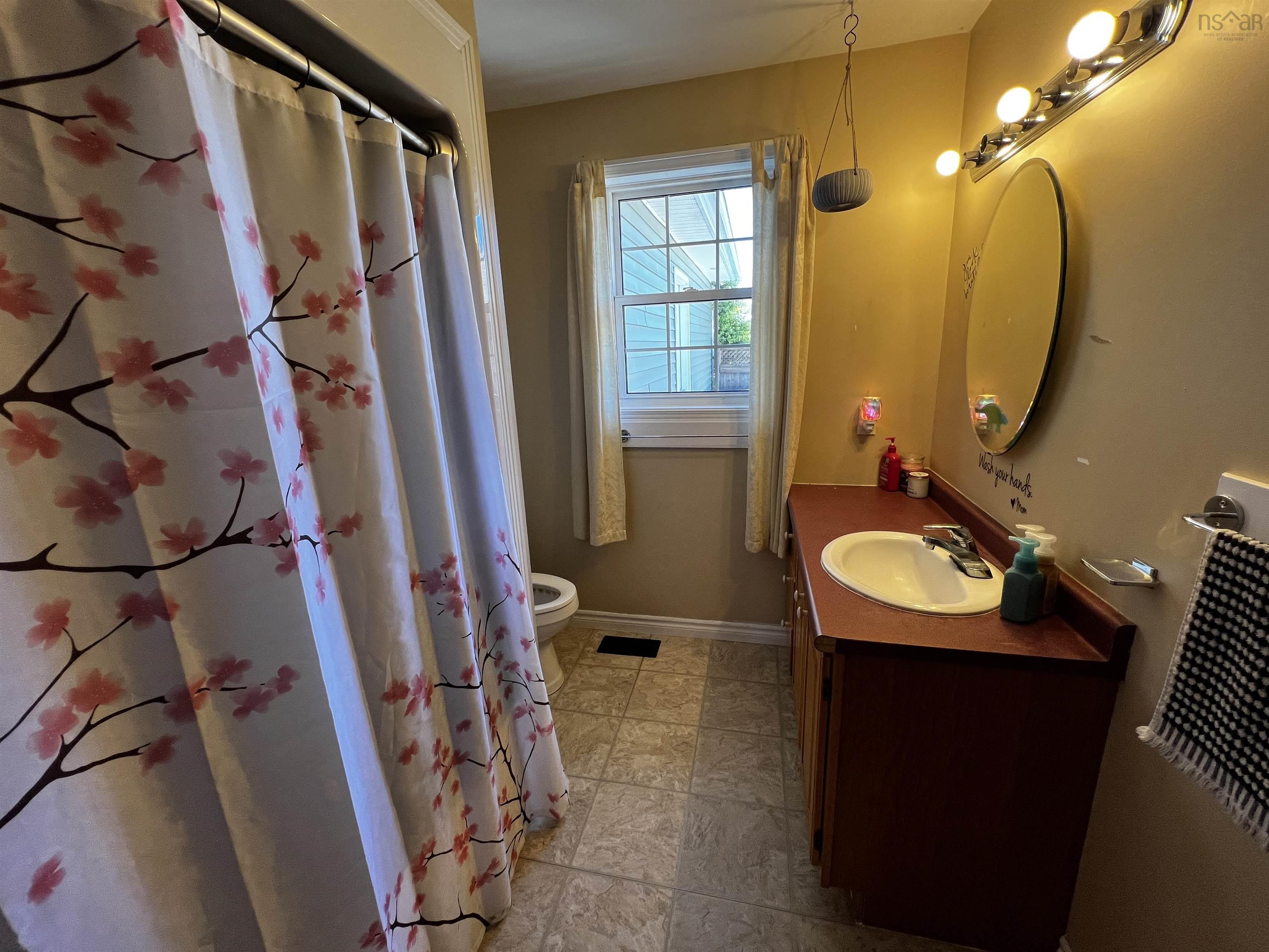 $450,000.00: 23 Deboer Dr Drive, Lawrencetown