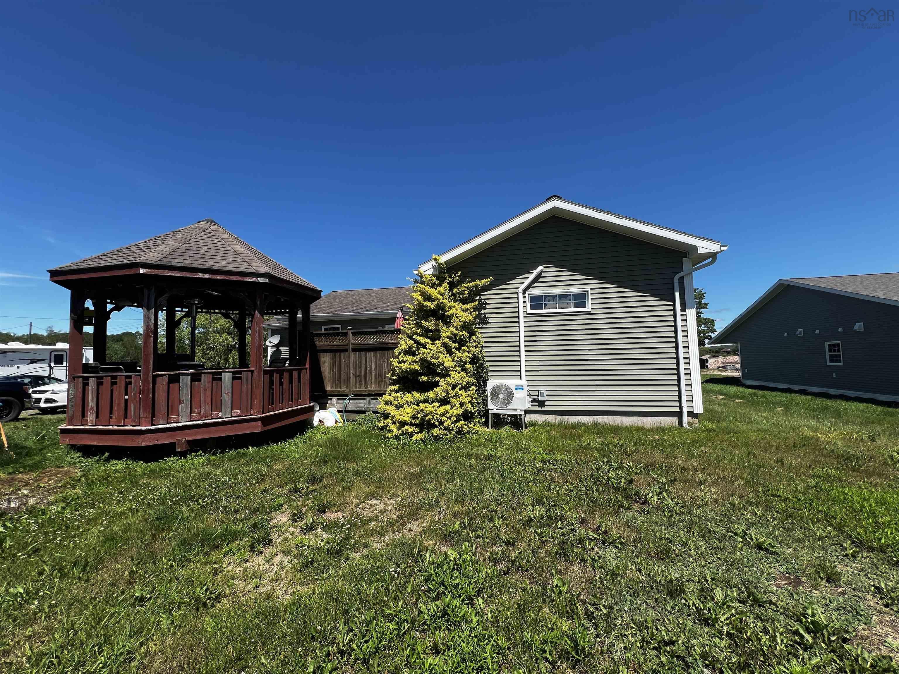 $450,000.00: 23 Deboer Dr Drive, Lawrencetown