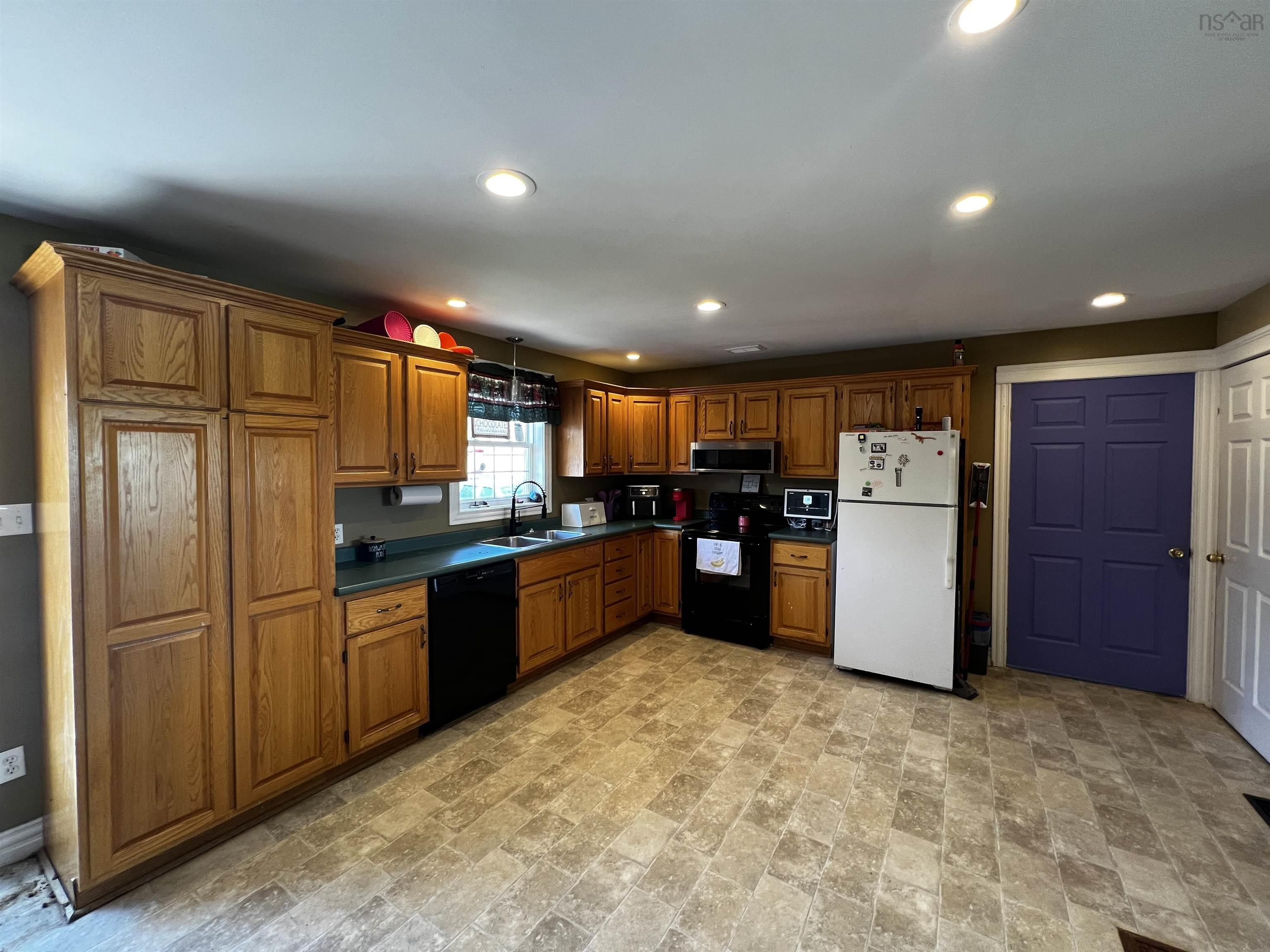 $450,000.00: 23 Deboer Dr Drive, Lawrencetown