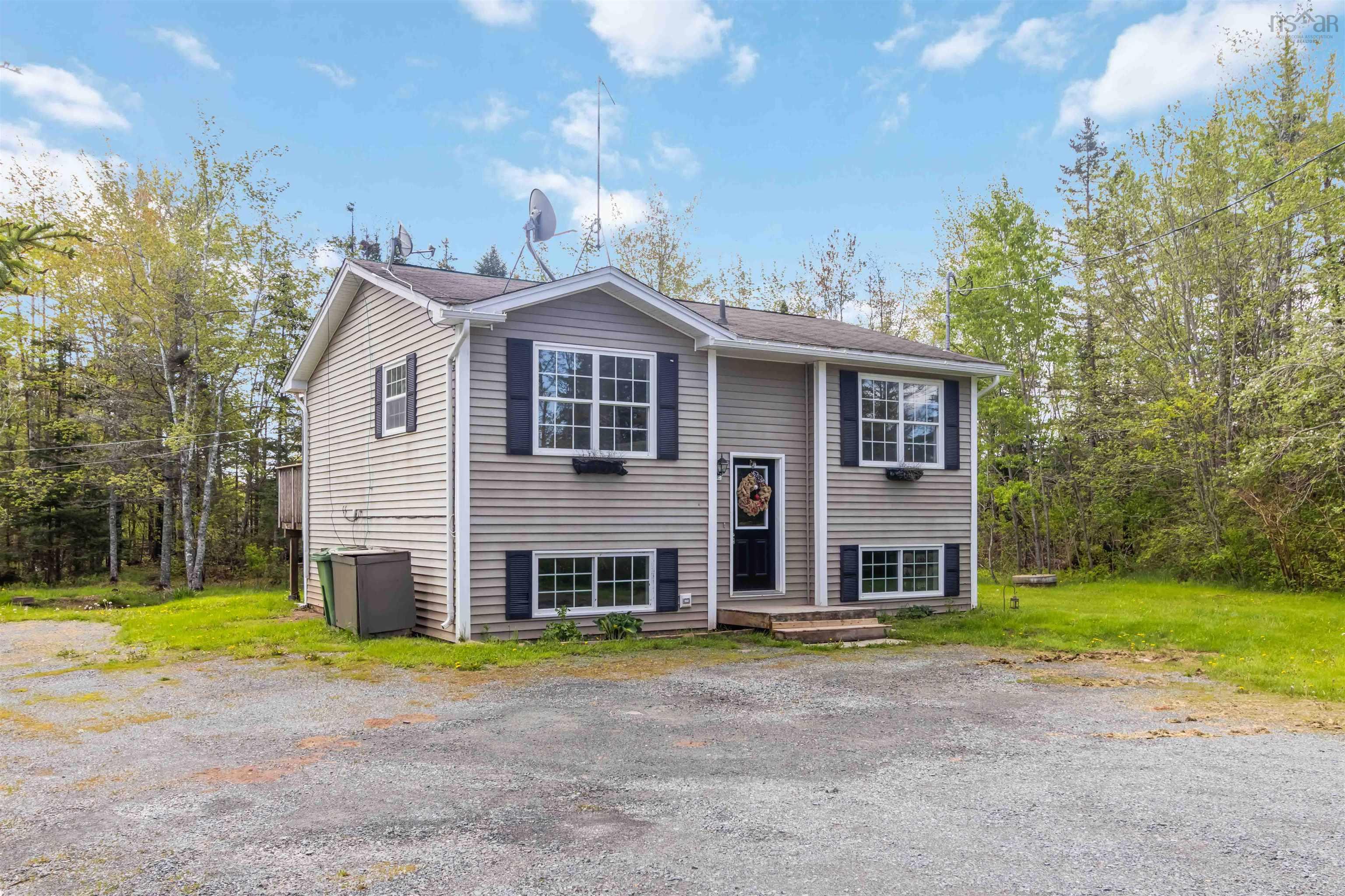 $374,900.00: 6324 Highway 236, Five Mile River