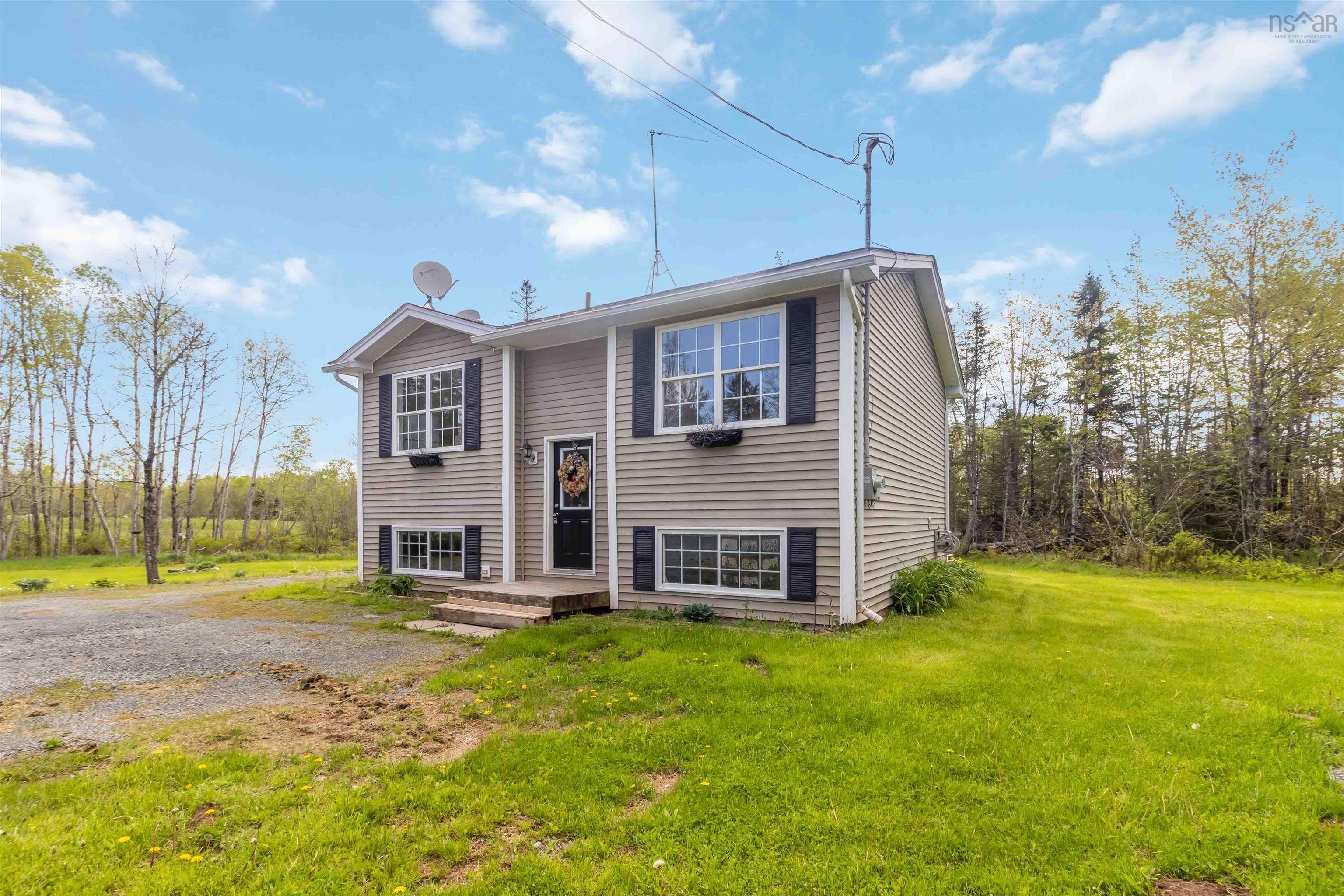 $374,900.00: 6324 Highway 236, Five Mile River