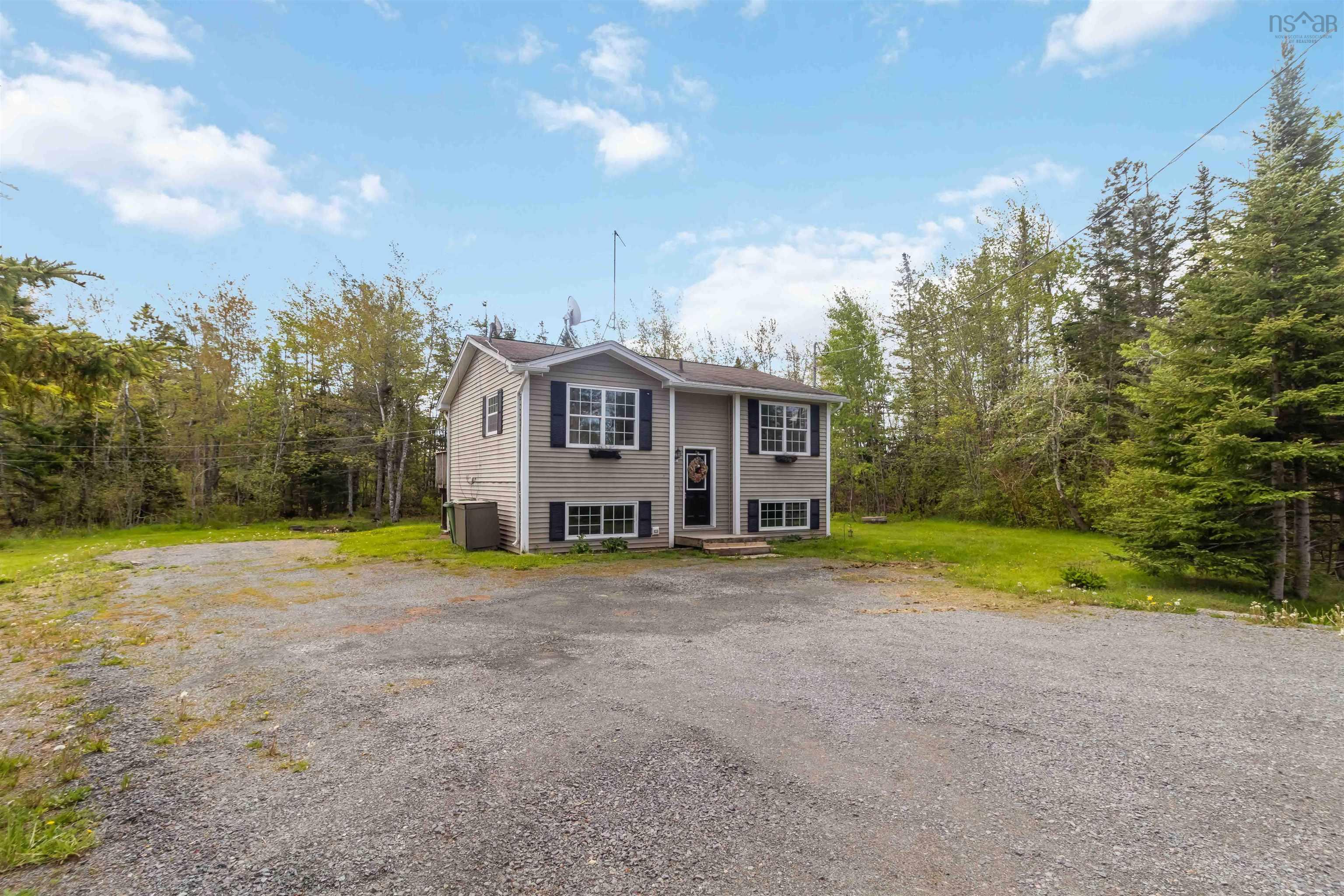 $374,900.00: 6324 Highway 236, Five Mile River