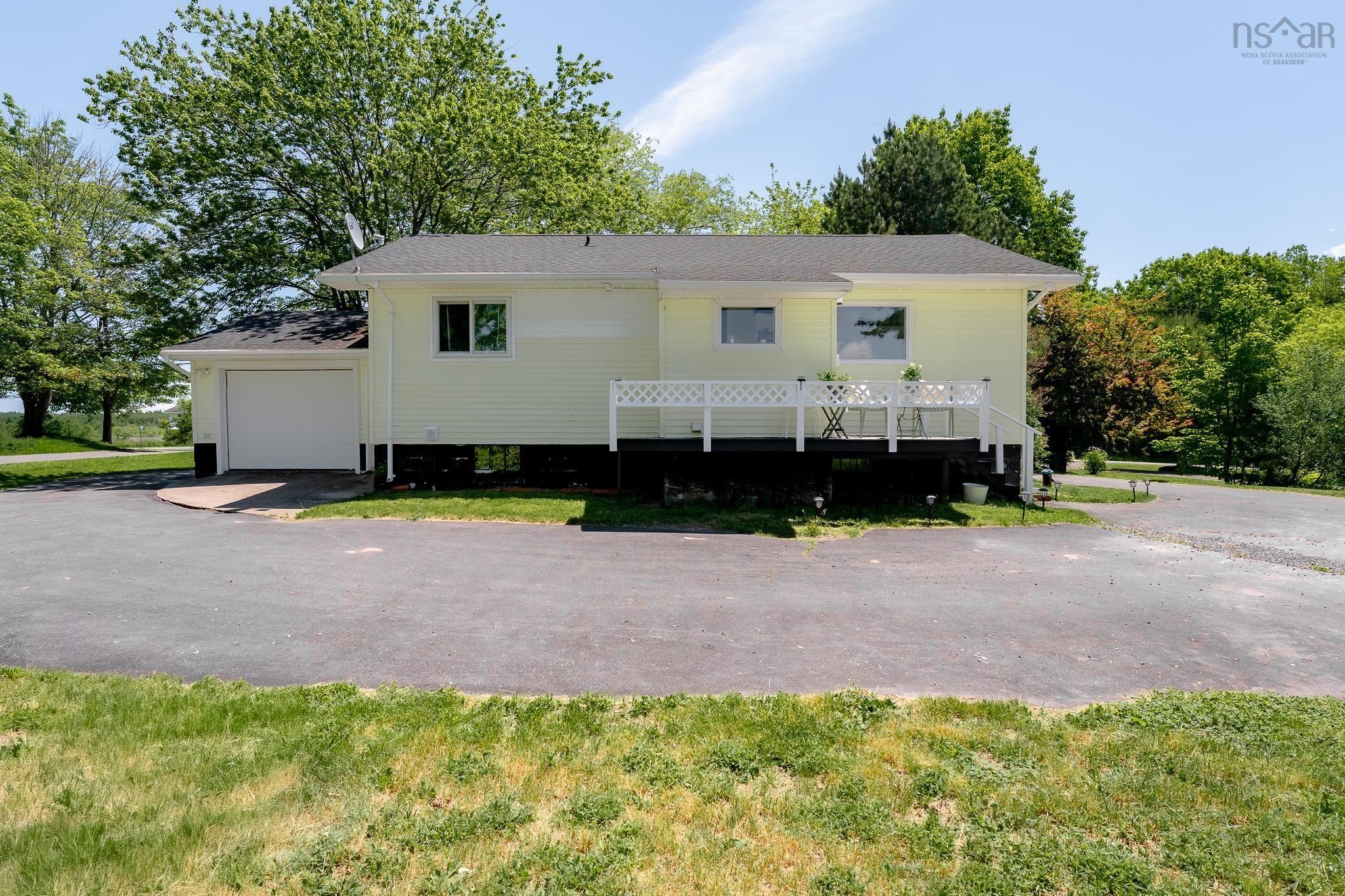 $399,000.00: 5891 215 Highway, Newport