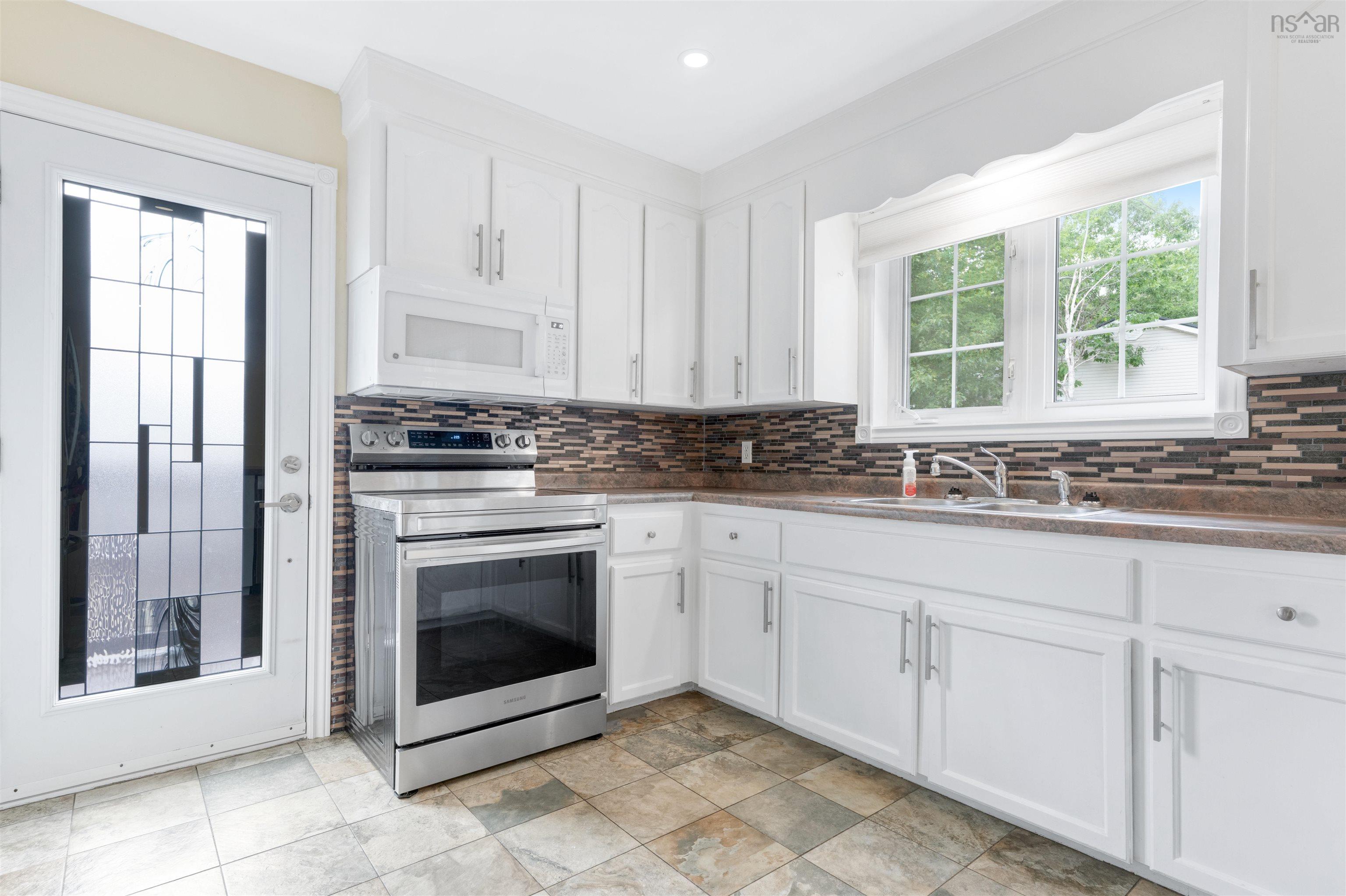 $589,000.00: 165 Mayfair Drive, Bridgewater