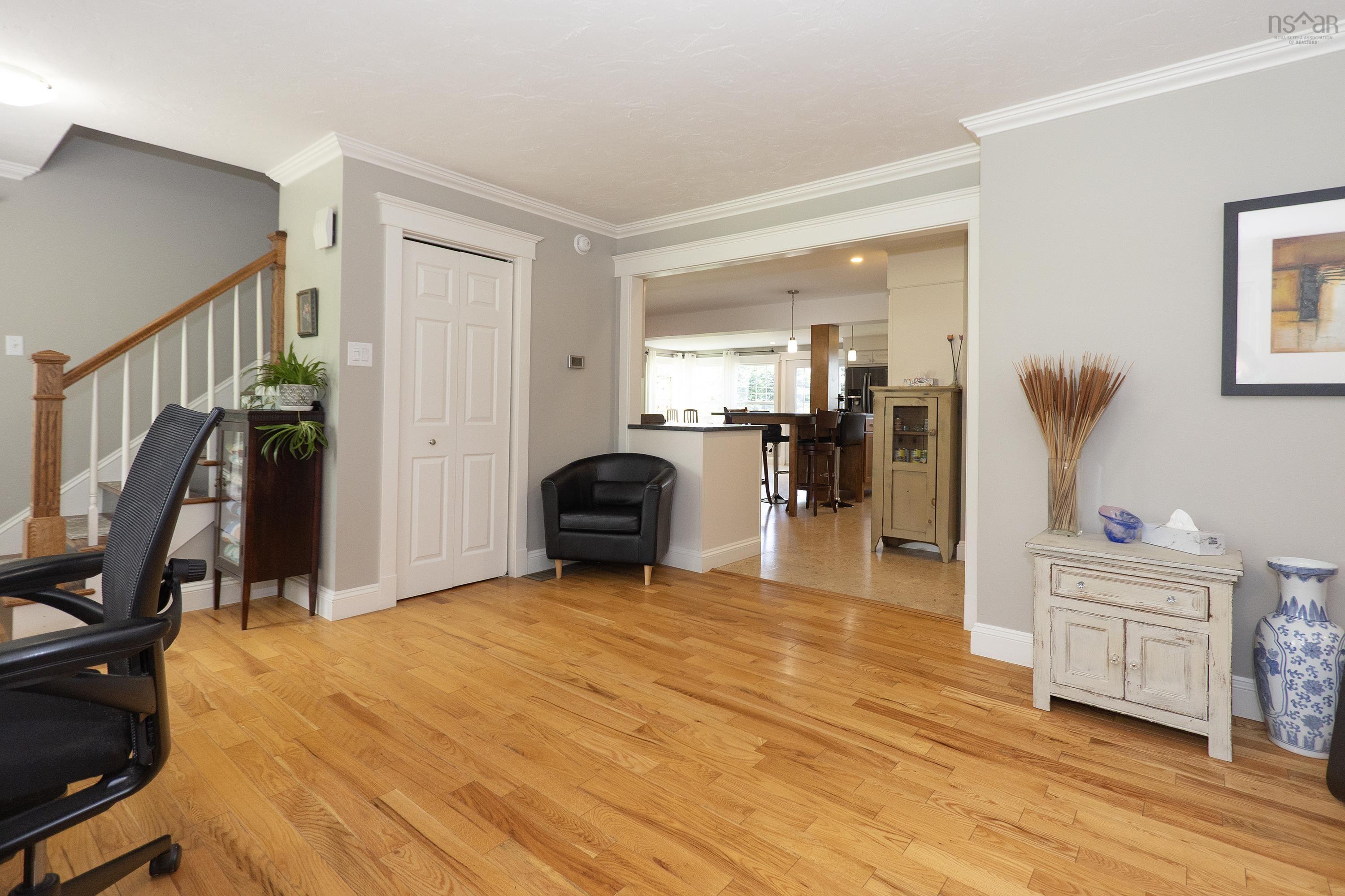 $679,999.00: 131 Fox Ranch Road, East Amherst