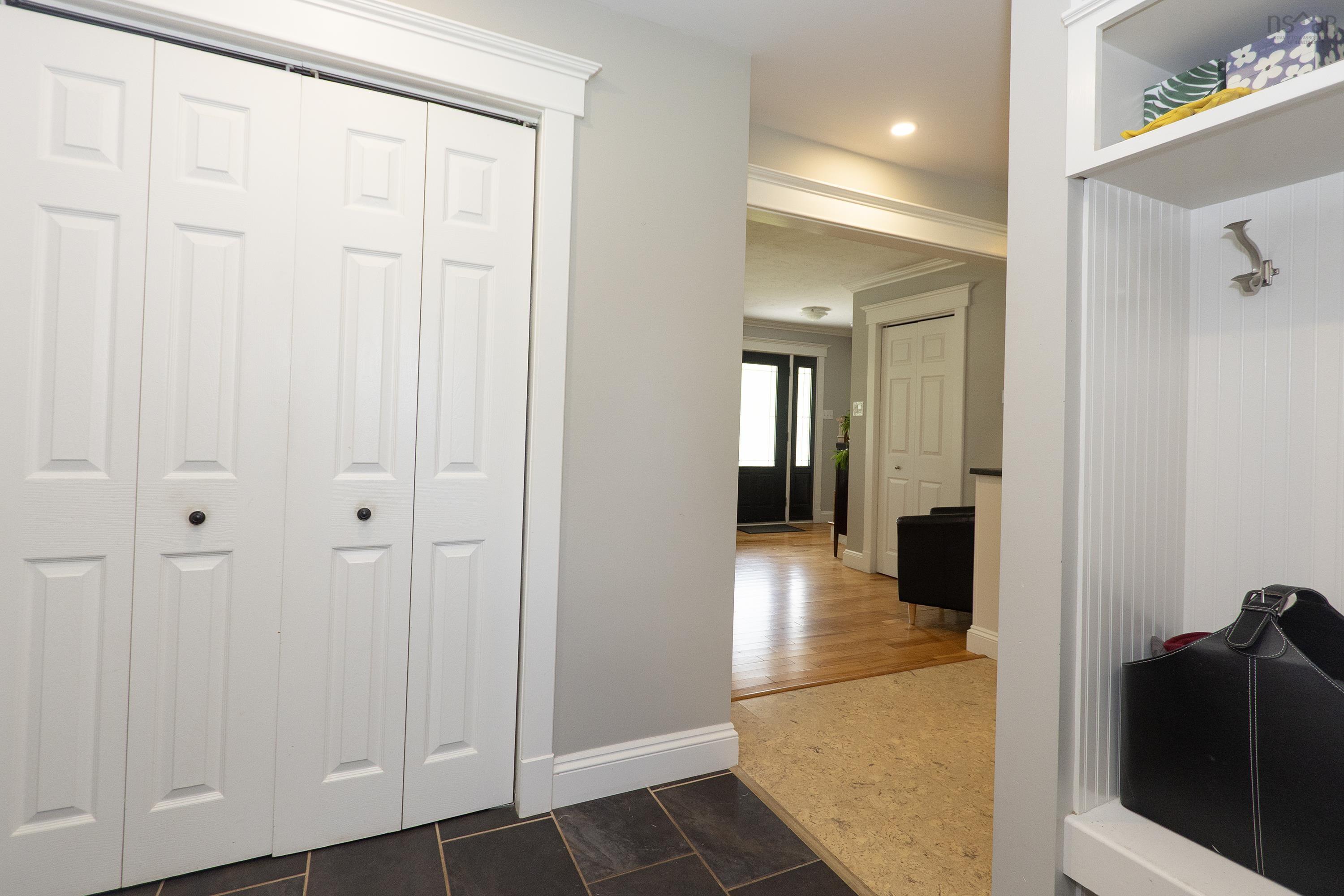 $679,999.00: 131 Fox Ranch Road, East Amherst