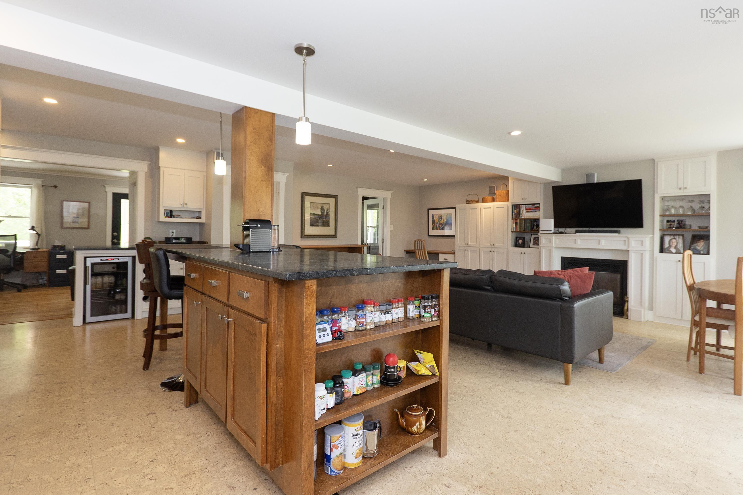 $679,999.00: 131 Fox Ranch Road, East Amherst