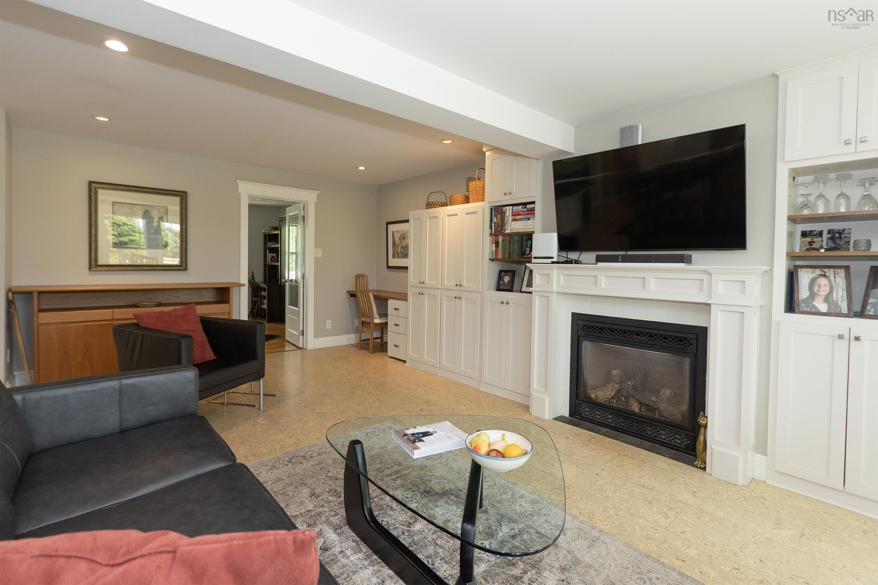 $679,999.00: 131 Fox Ranch Road, East Amherst