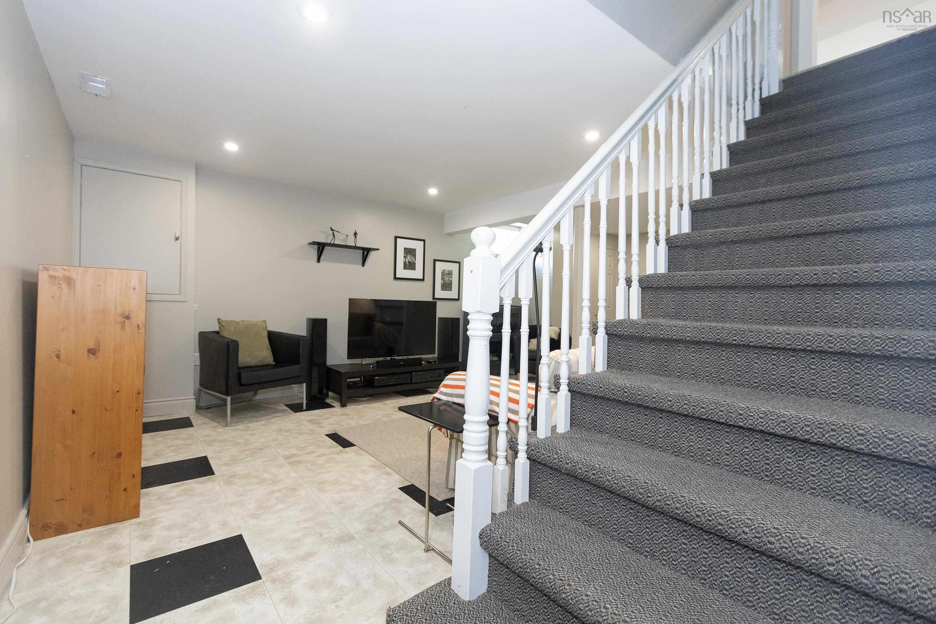 $679,999.00: 131 Fox Ranch Road, East Amherst