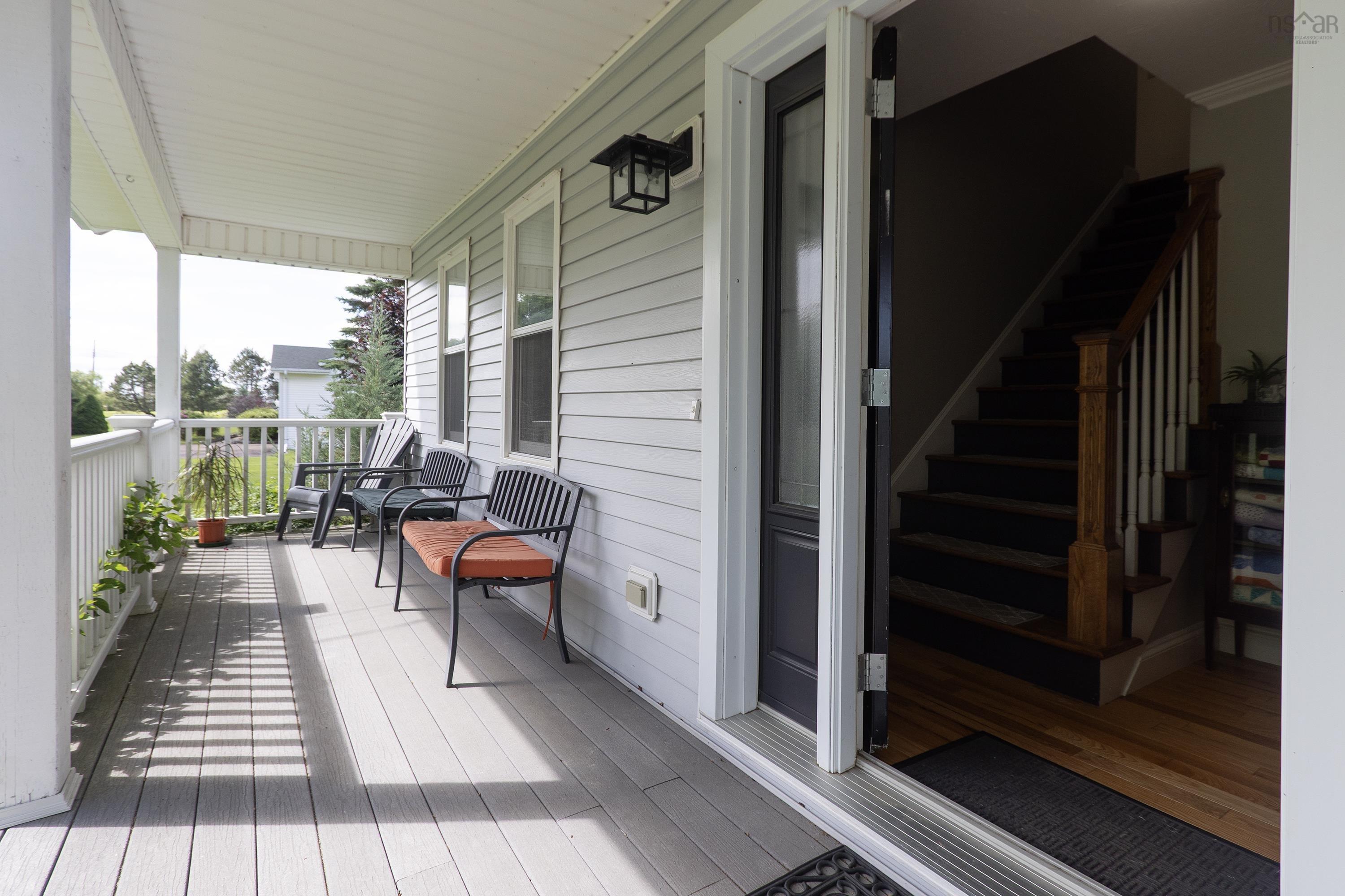 $679,999.00: 131 Fox Ranch Road, East Amherst