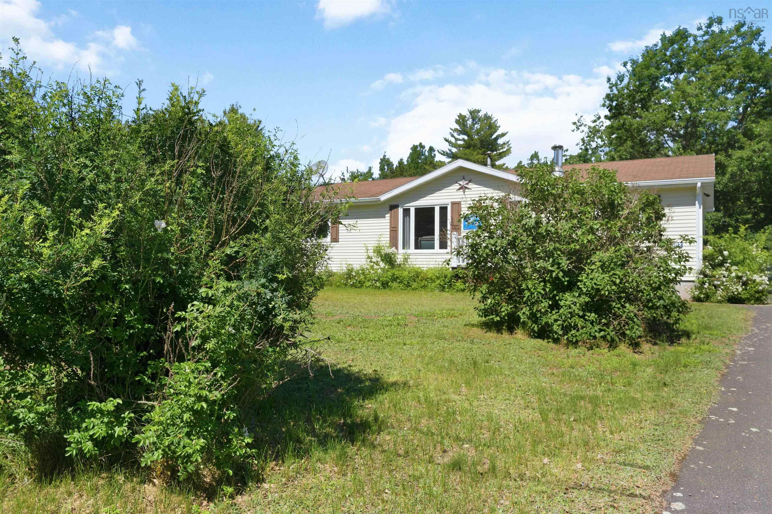 $339,900.00: 992 Howe Avenue, Greenwood