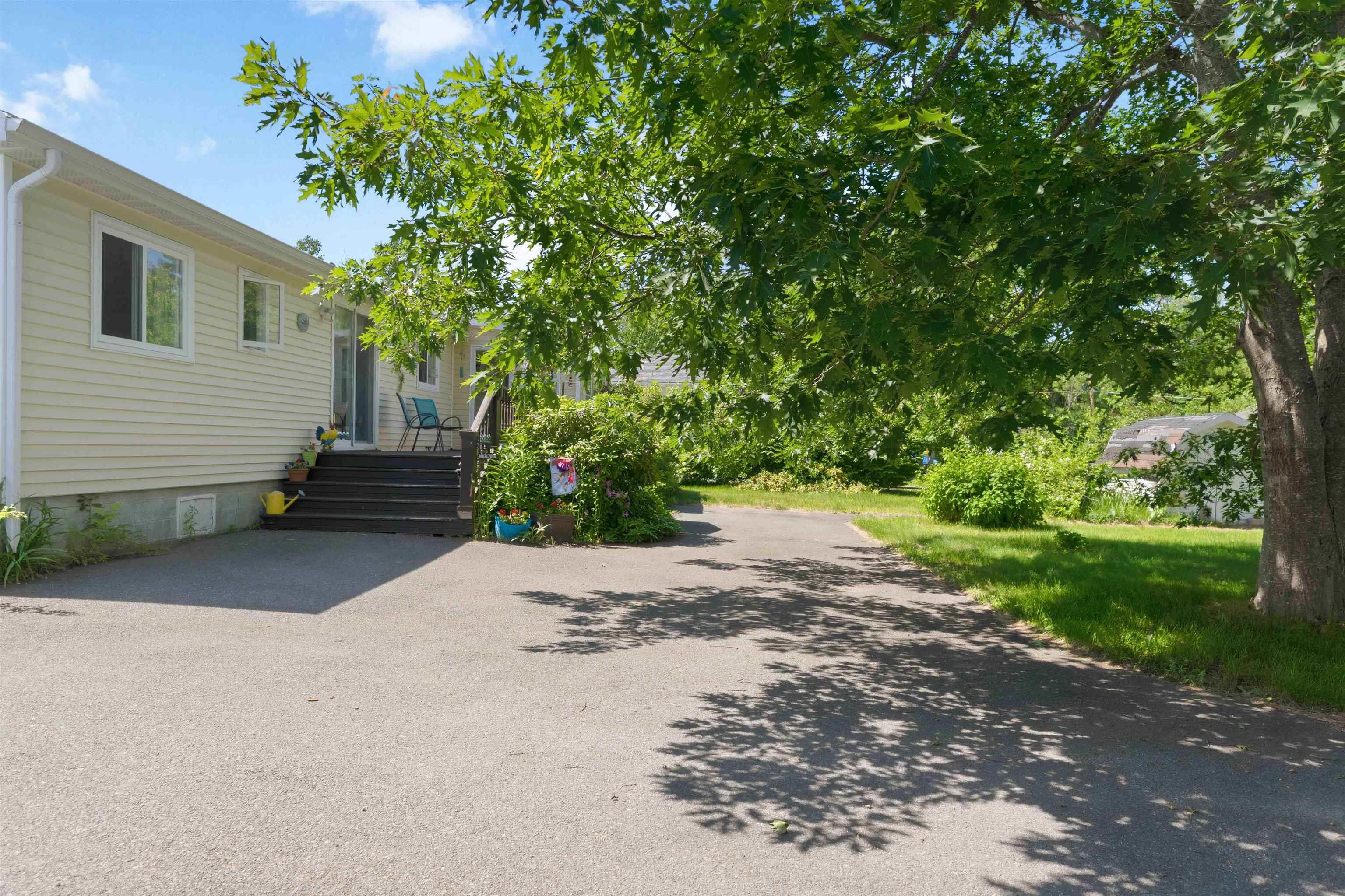 $339,900.00: 992 Howe Avenue, Greenwood