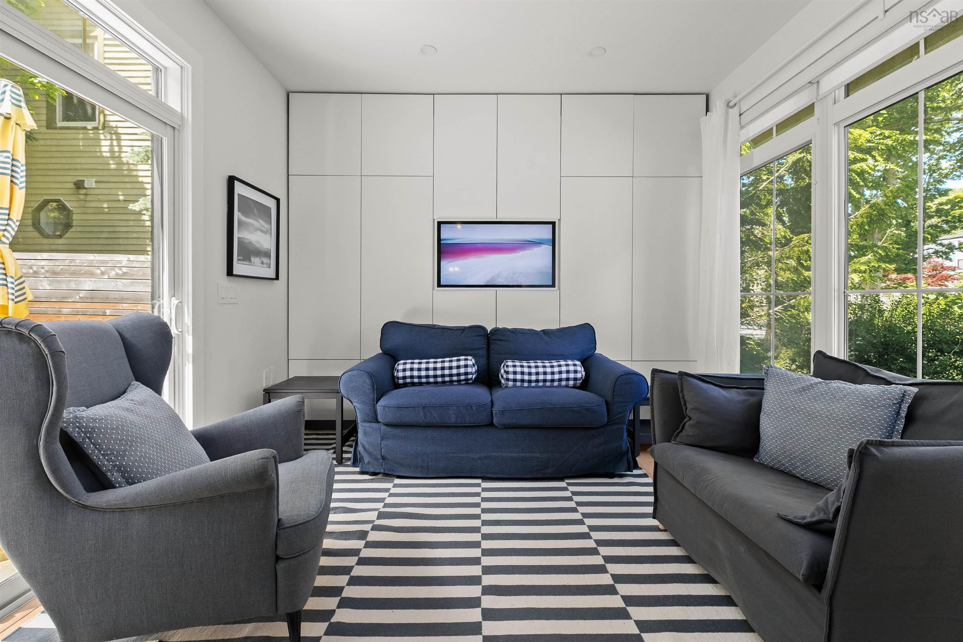 $1,225,000.00: 1594 PRESTON, Halifax