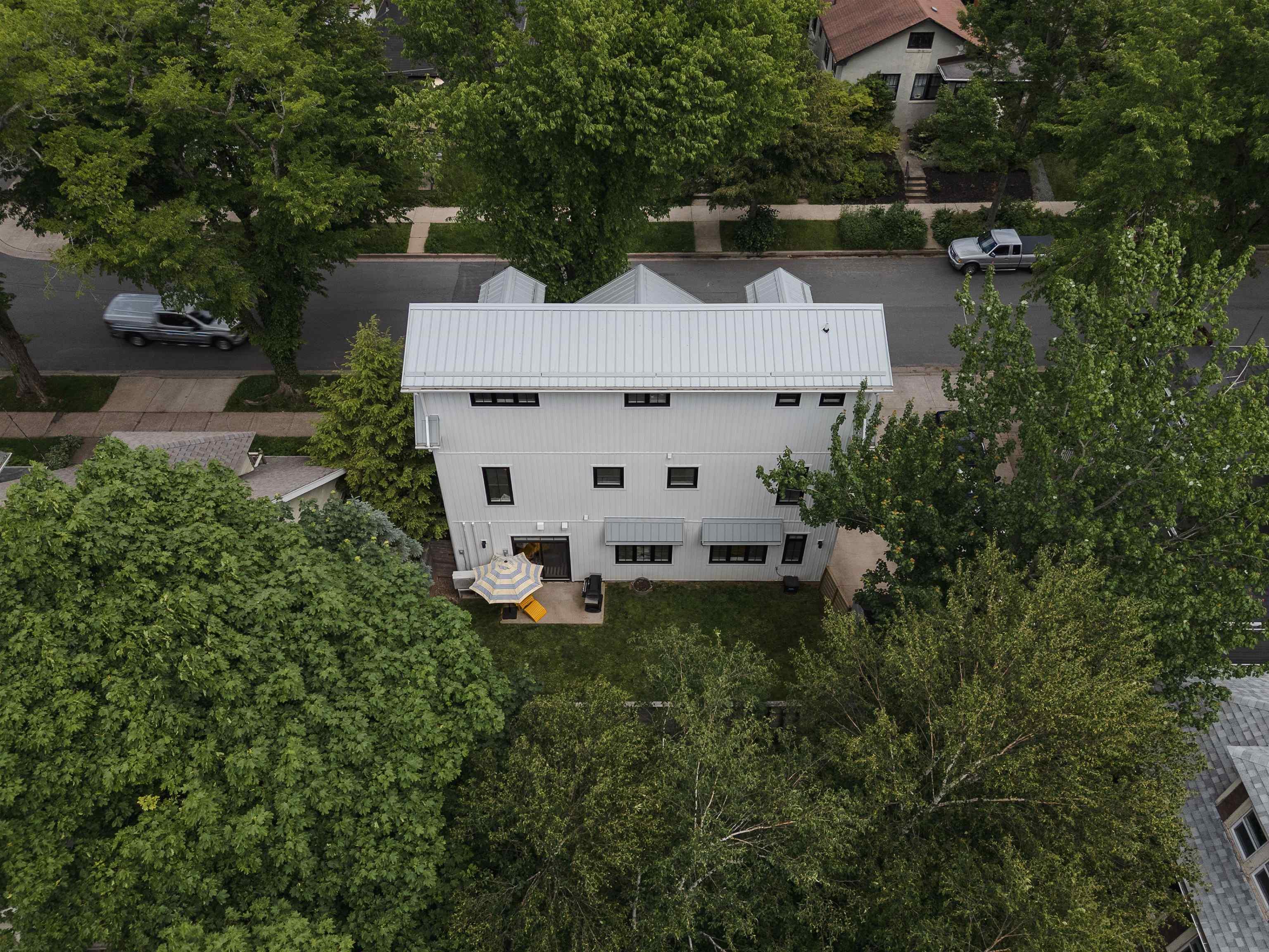 $1,225,000.00: 1594 PRESTON, Halifax
