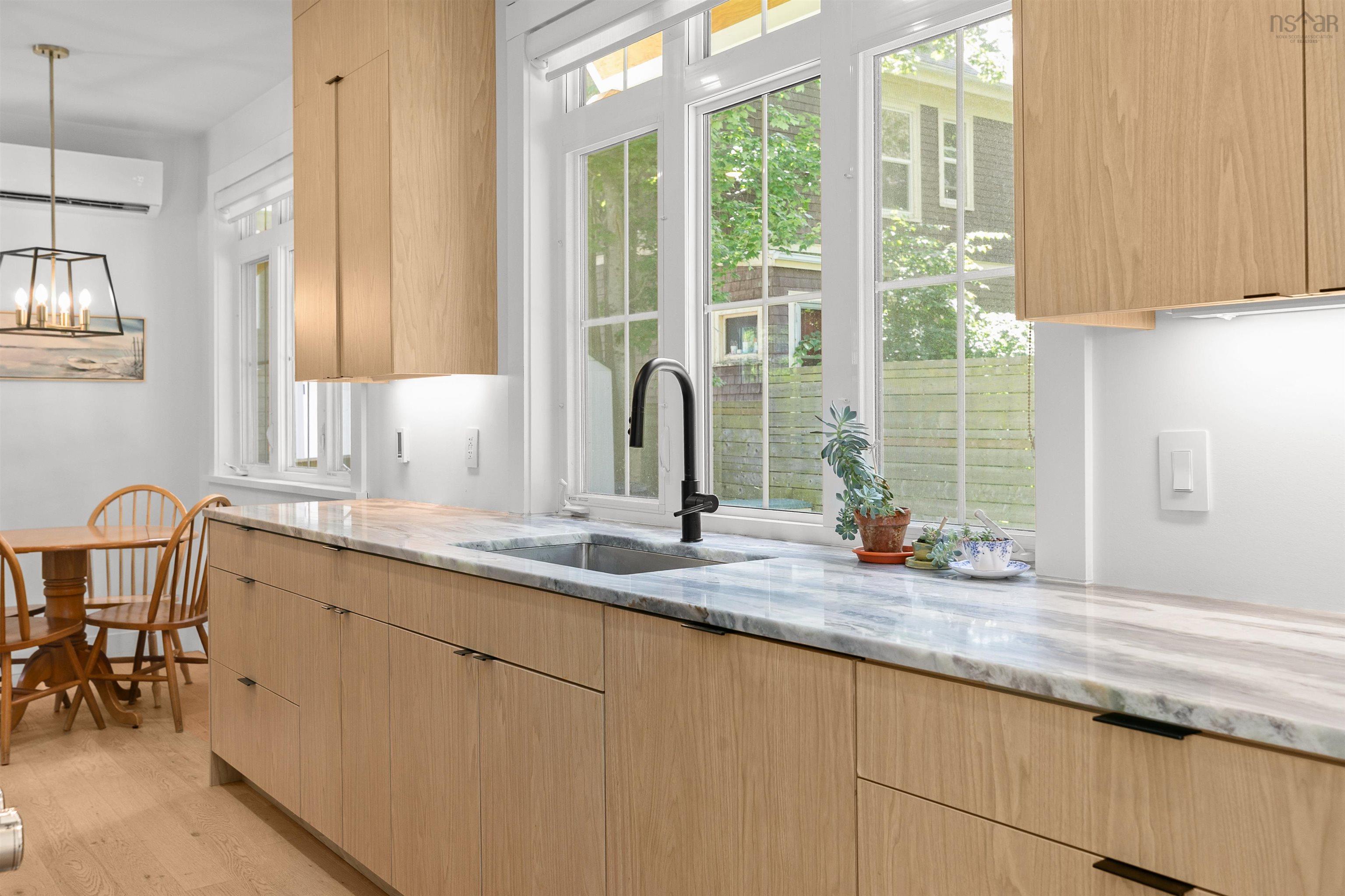 $1,225,000.00: 1594 PRESTON, Halifax