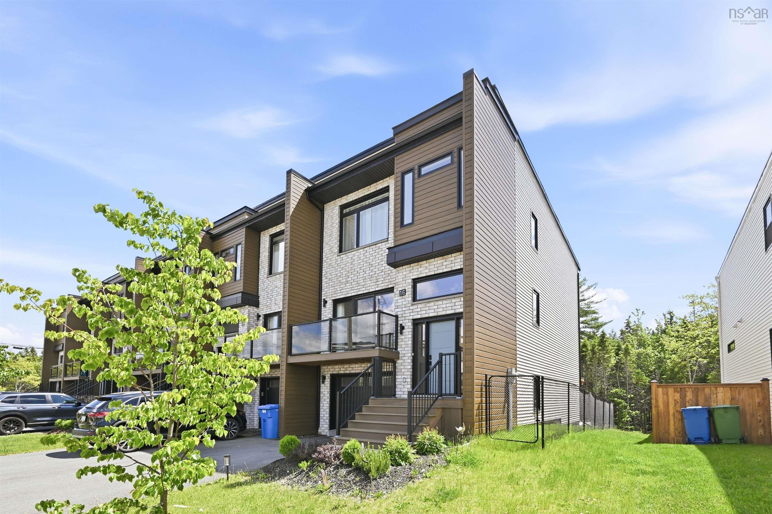 $794,900.00: 16 Trekker Drive, Bedford