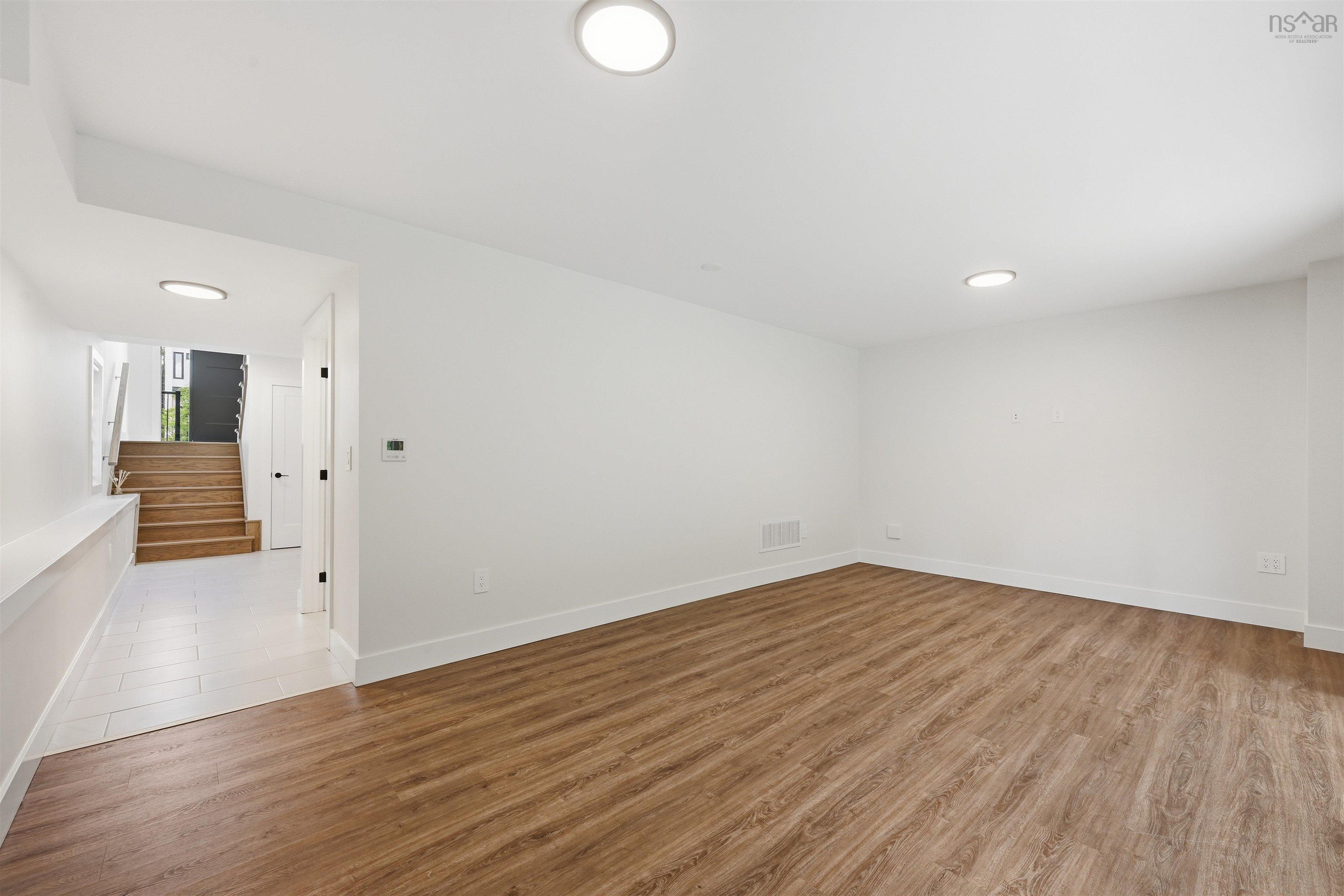 $794,900.00: 16 Trekker Drive, Bedford