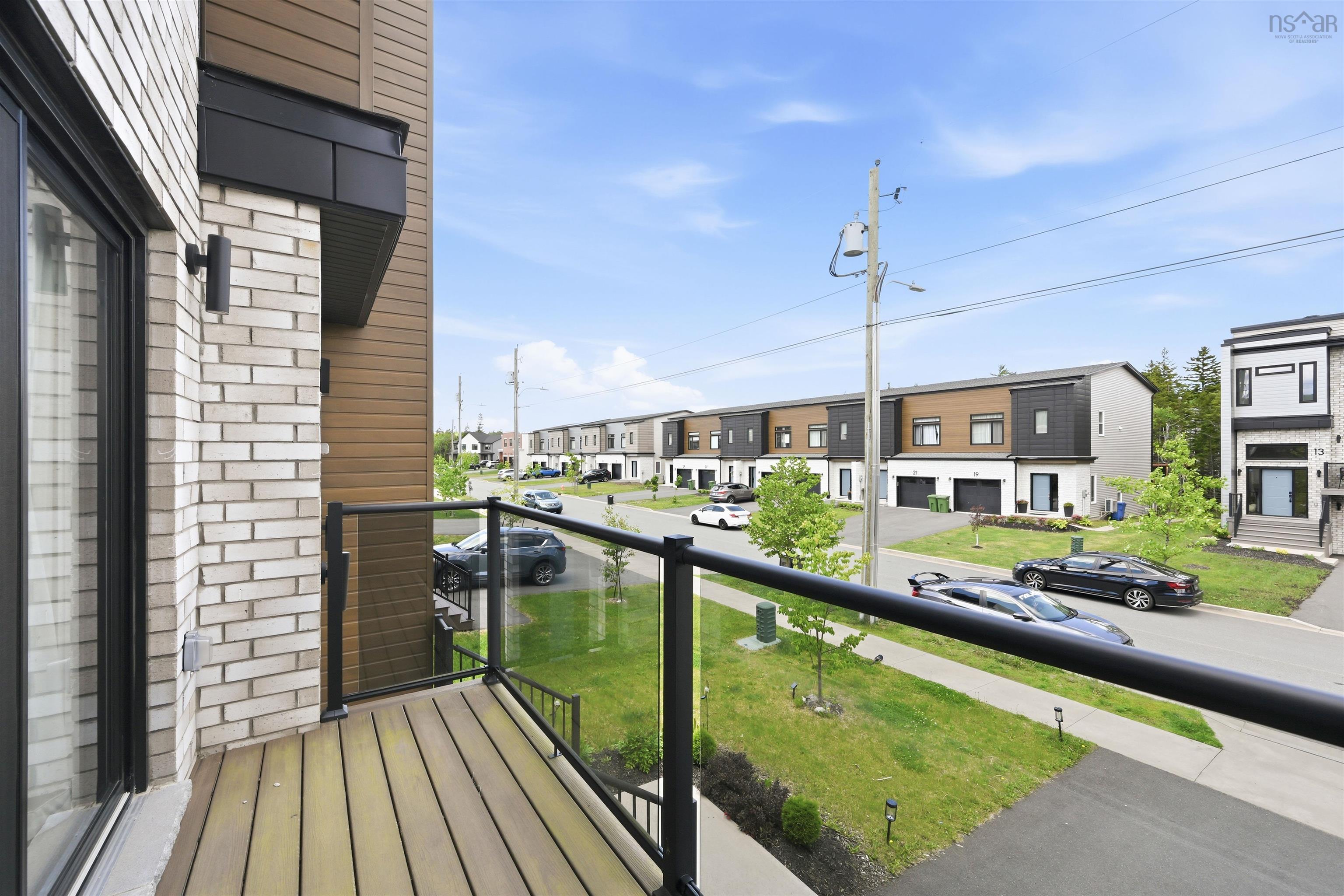 $794,900.00: 16 Trekker Drive, Bedford