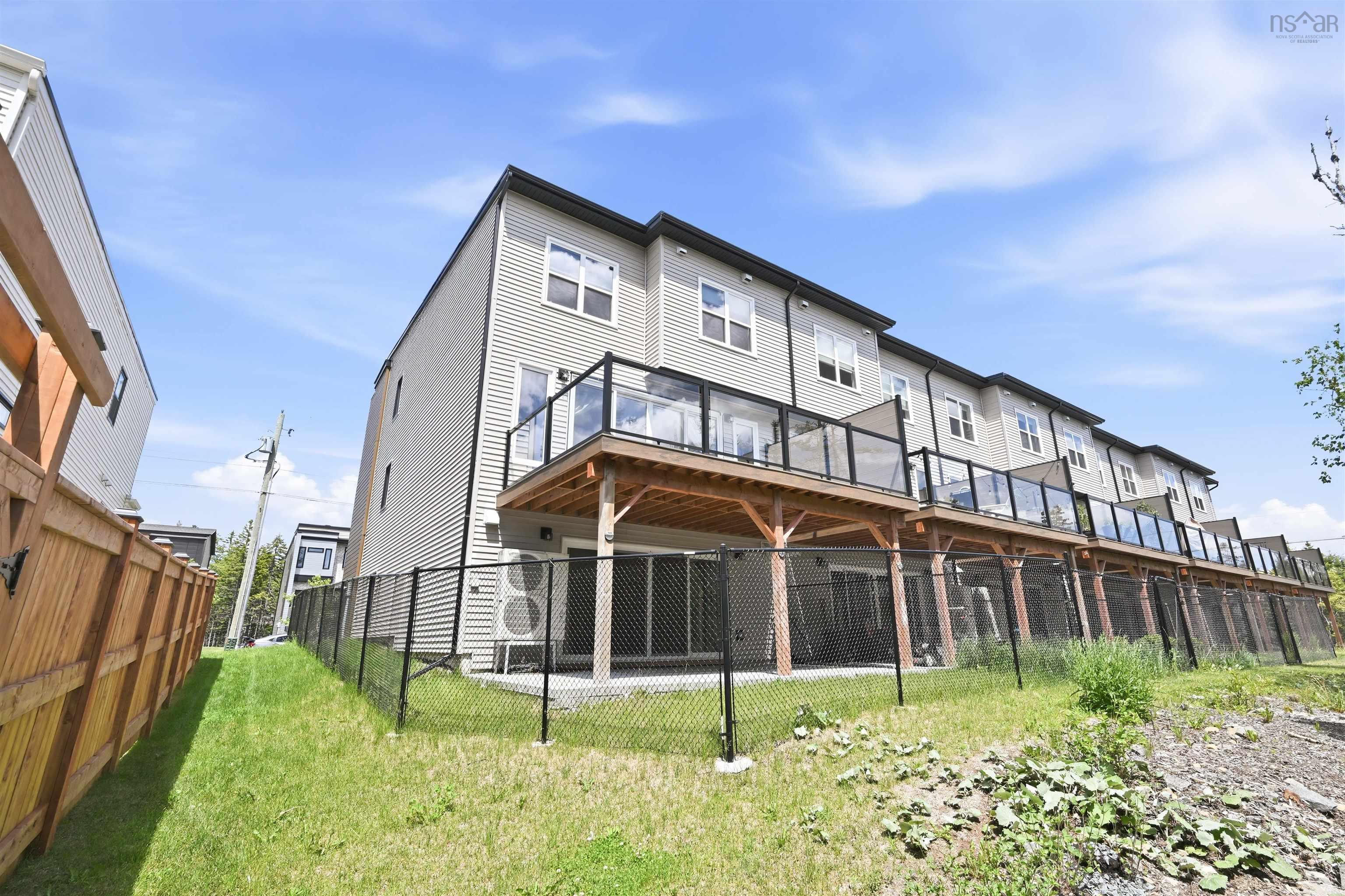 $794,900.00: 16 Trekker Drive, Bedford