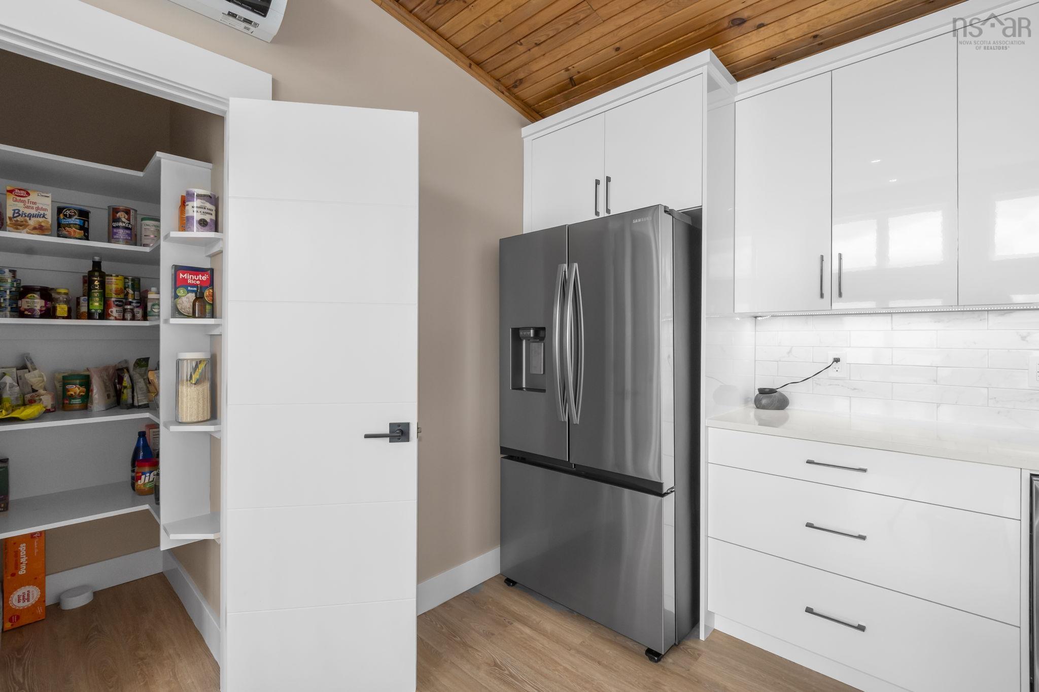 $599,000.00: 67 Uhlman Point Road, Molega North