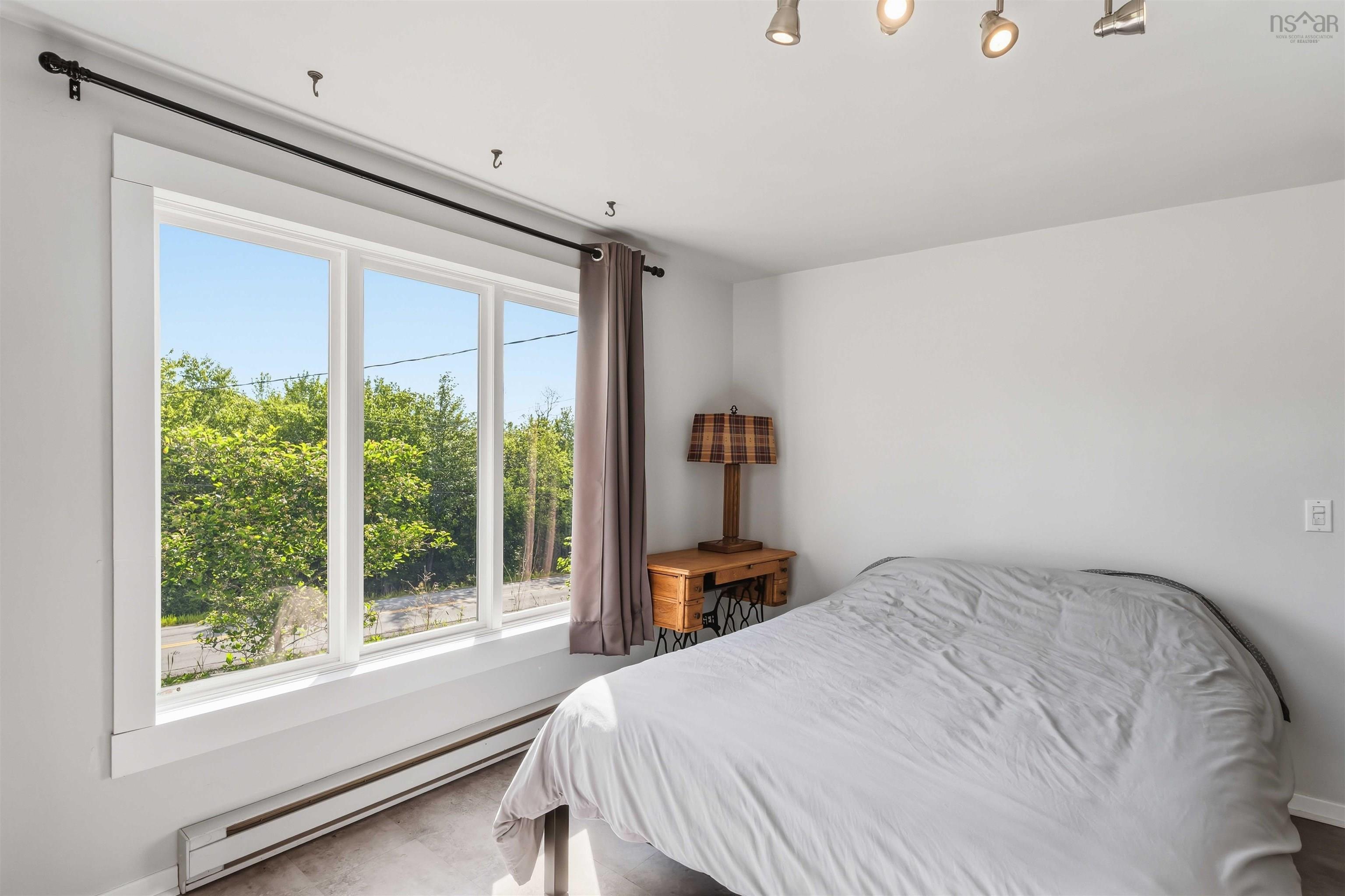 $465,000.00: 480 New Ross Road, Leminster