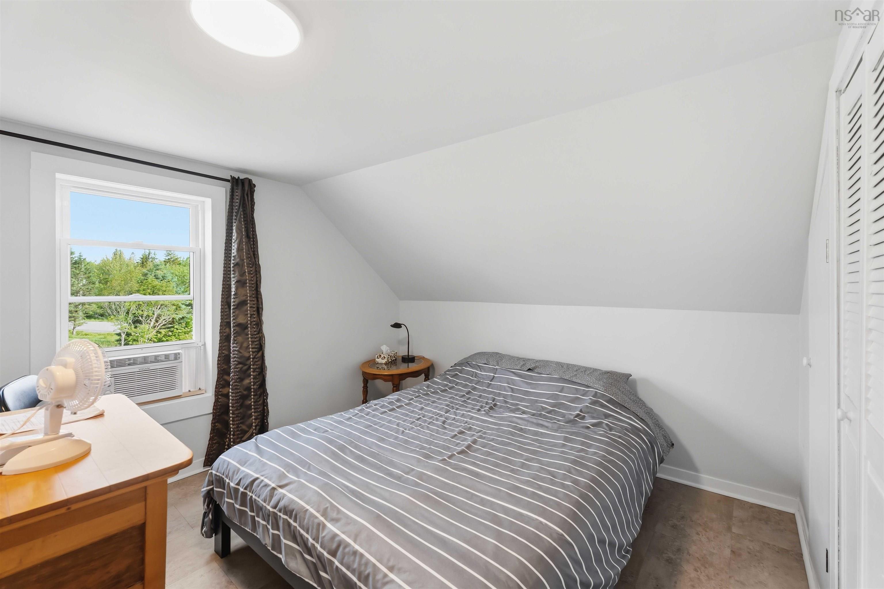 $465,000.00: 480 New Ross Road, Leminster