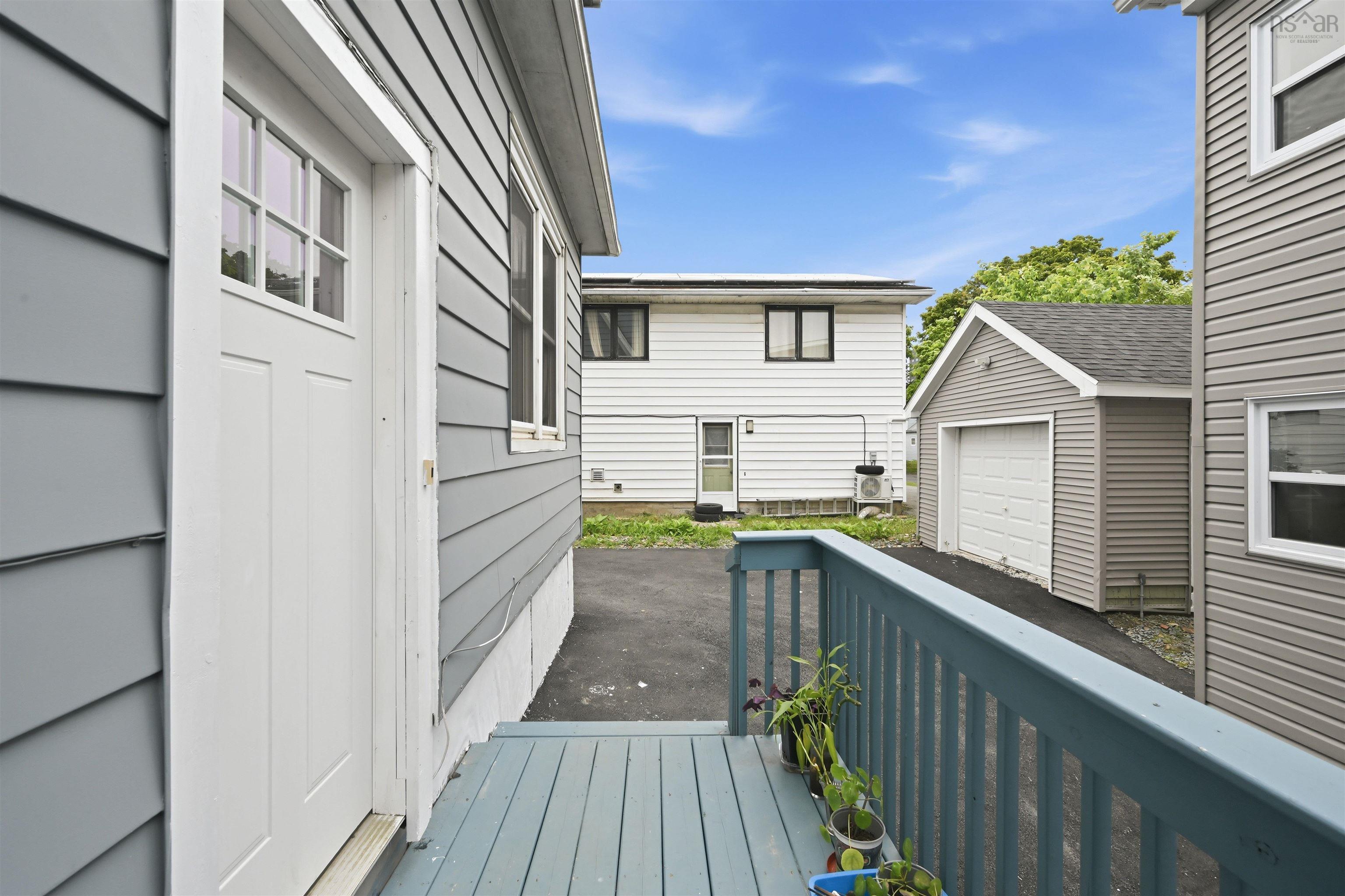$839,900.00: 7091/7093 Bayers Road, Halifax
