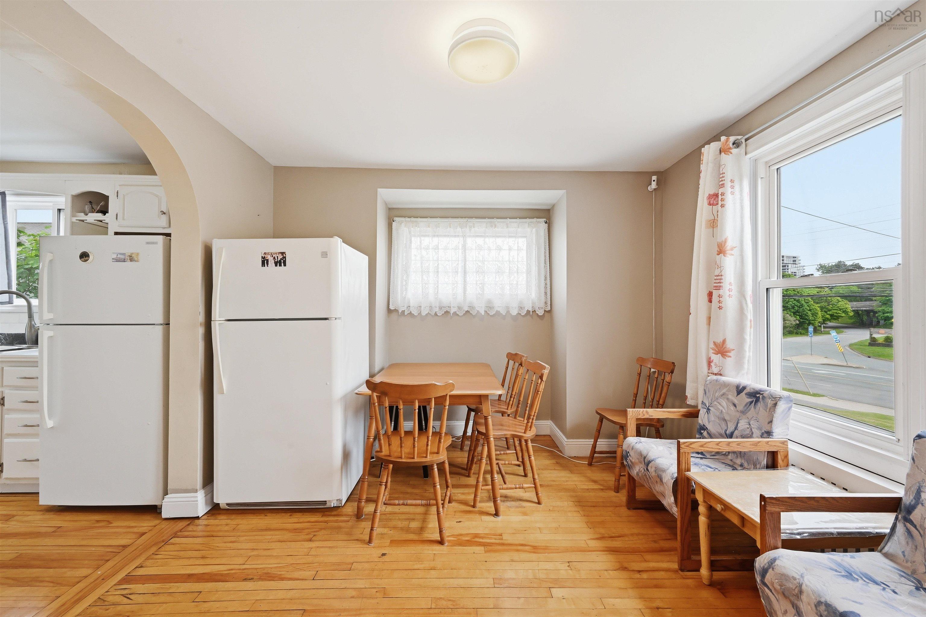 $839,900.00: 7091/7093 Bayers Road, Halifax