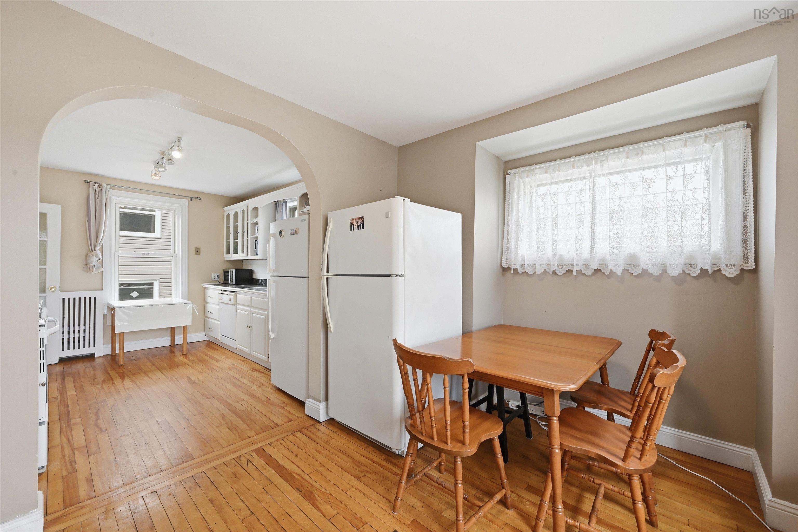 $839,900.00: 7091/7093 Bayers Road, Halifax