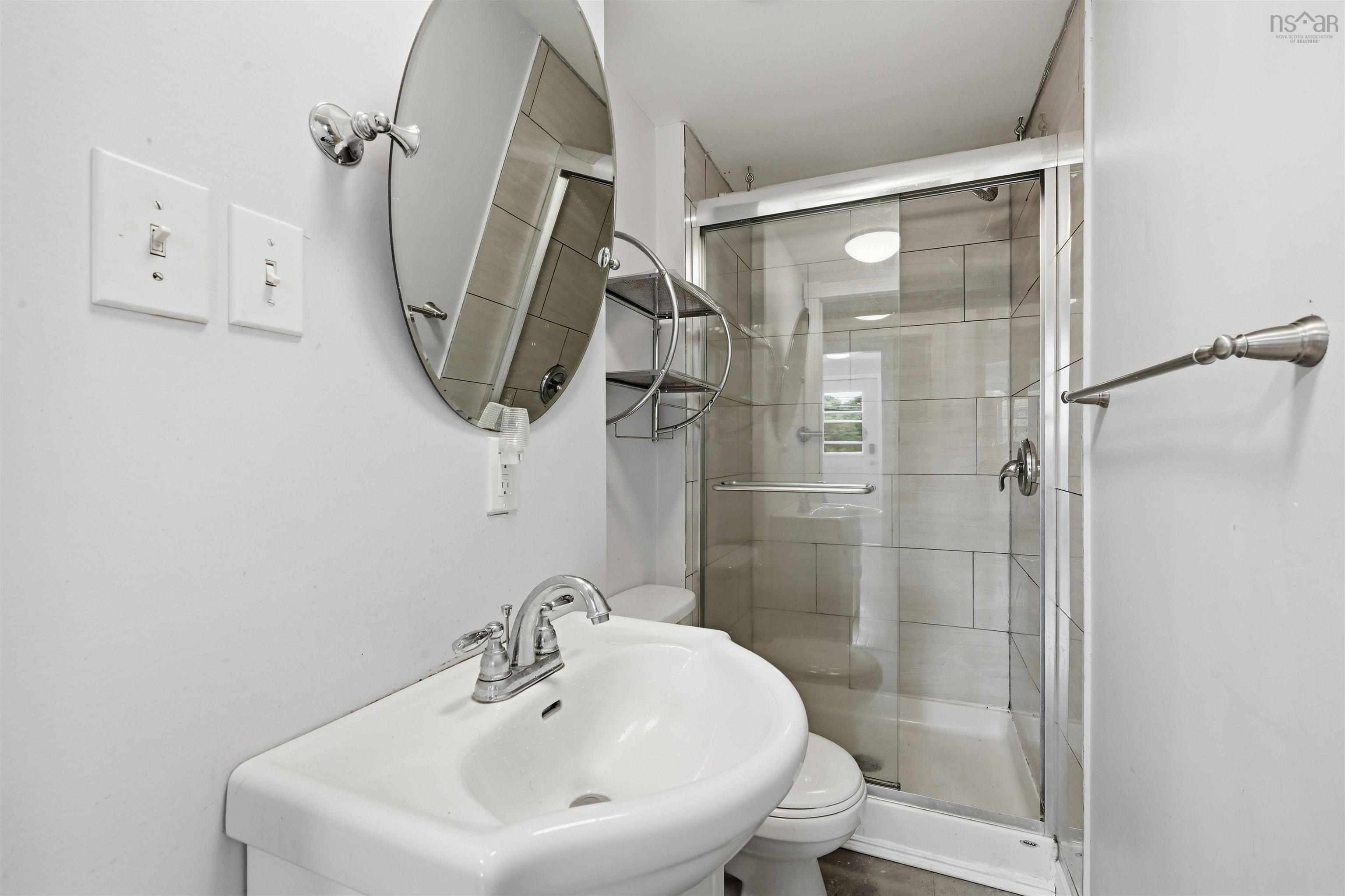 $839,900.00: 7091/7093 Bayers Road, Halifax