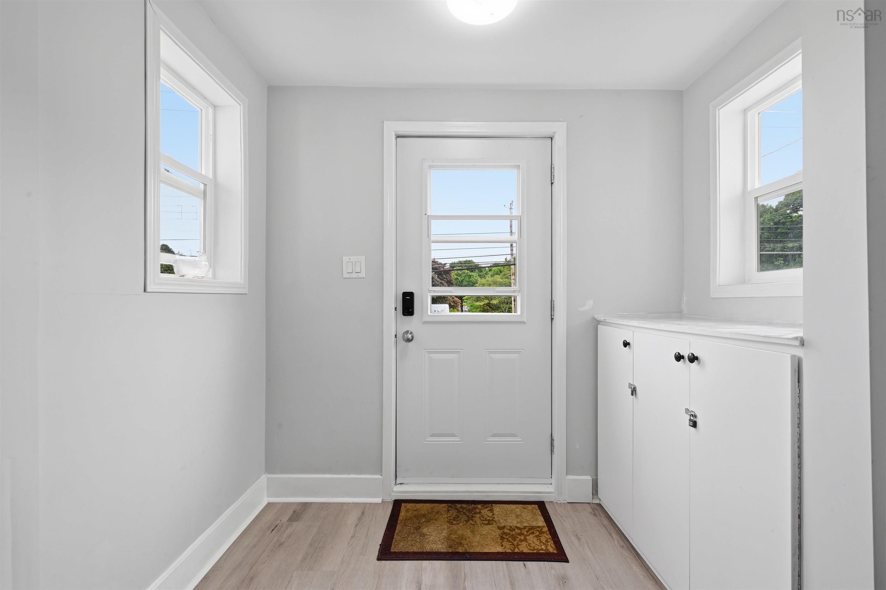$839,900.00: 7091/7093 Bayers Road, Halifax
