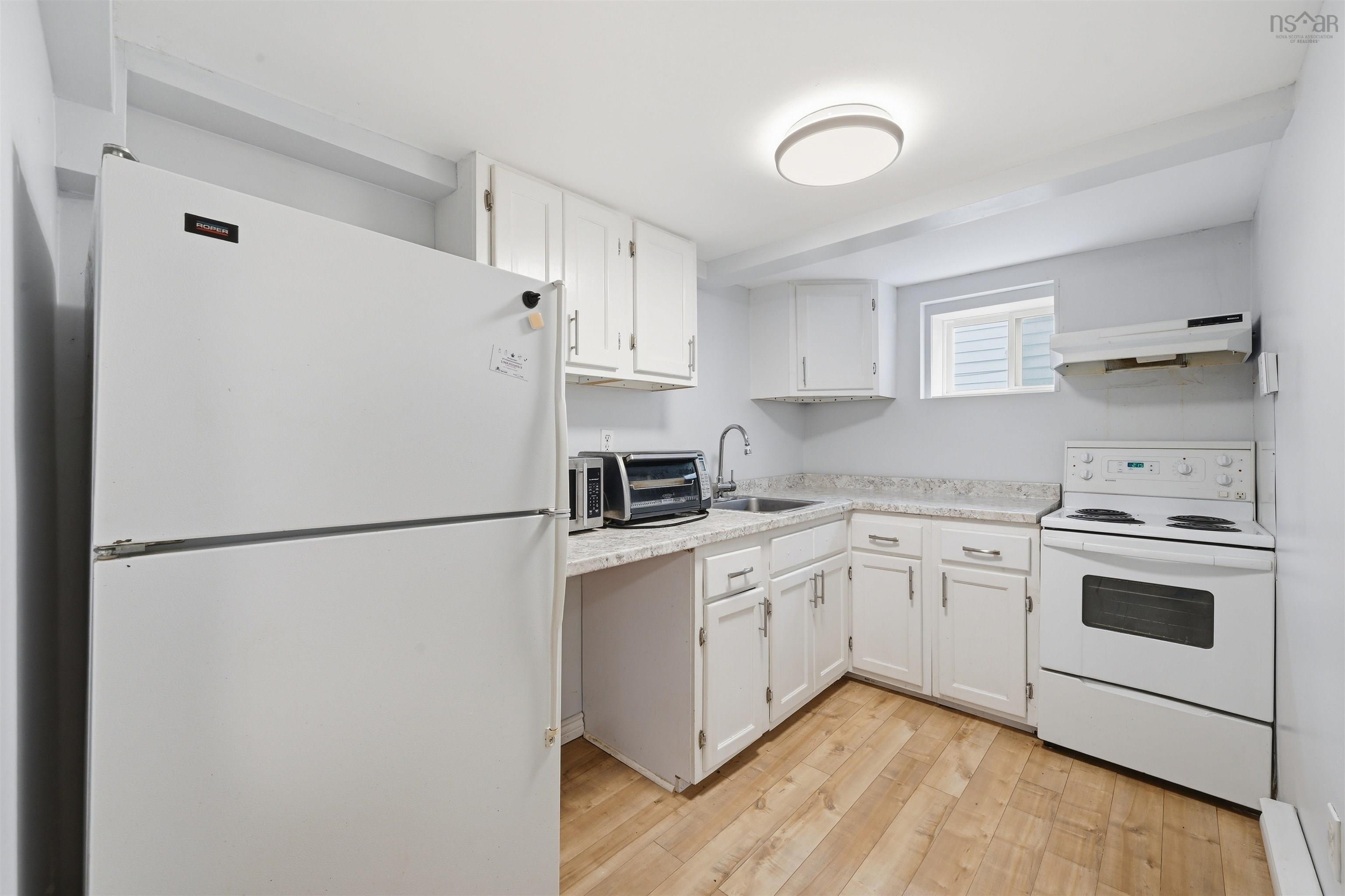 $839,900.00: 7091/7093 Bayers Road, Halifax