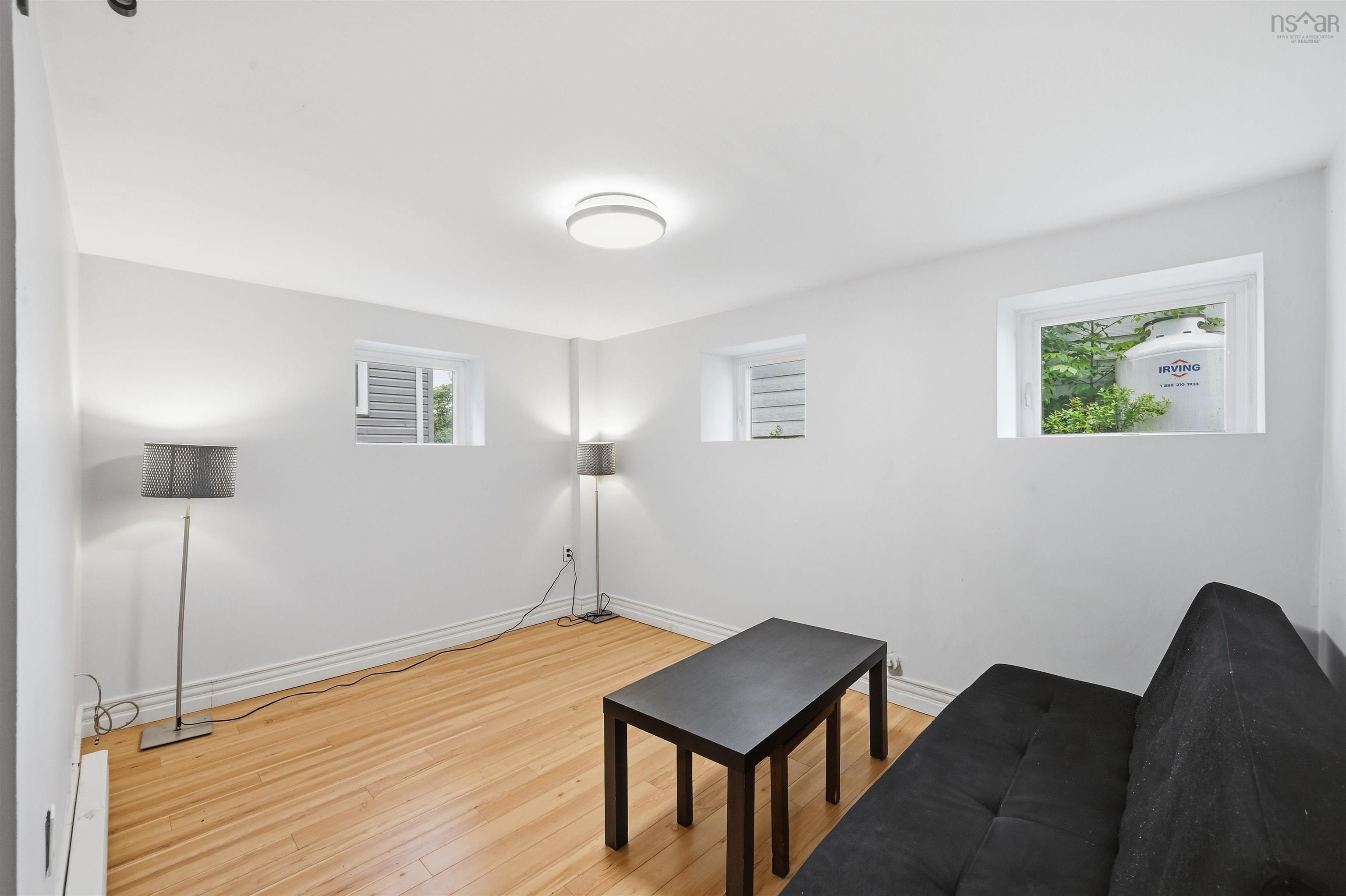 $839,900.00: 7091/7093 Bayers Road, Halifax